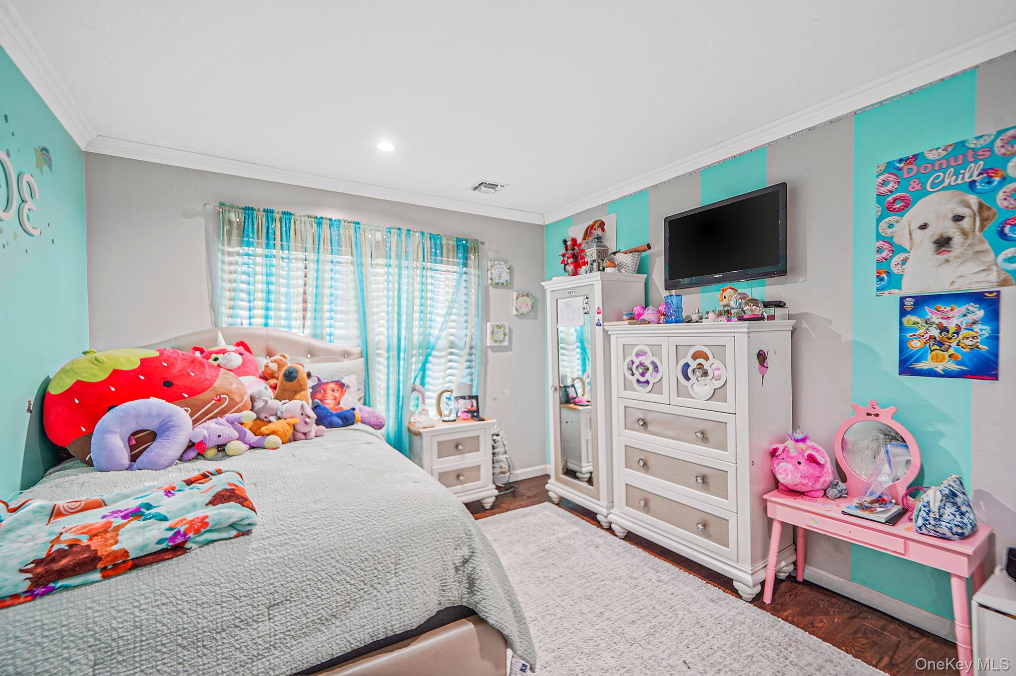 #19 photo, 31 Southaven Avenue, सफ़ोक काउंटी Mastic , NY 11950