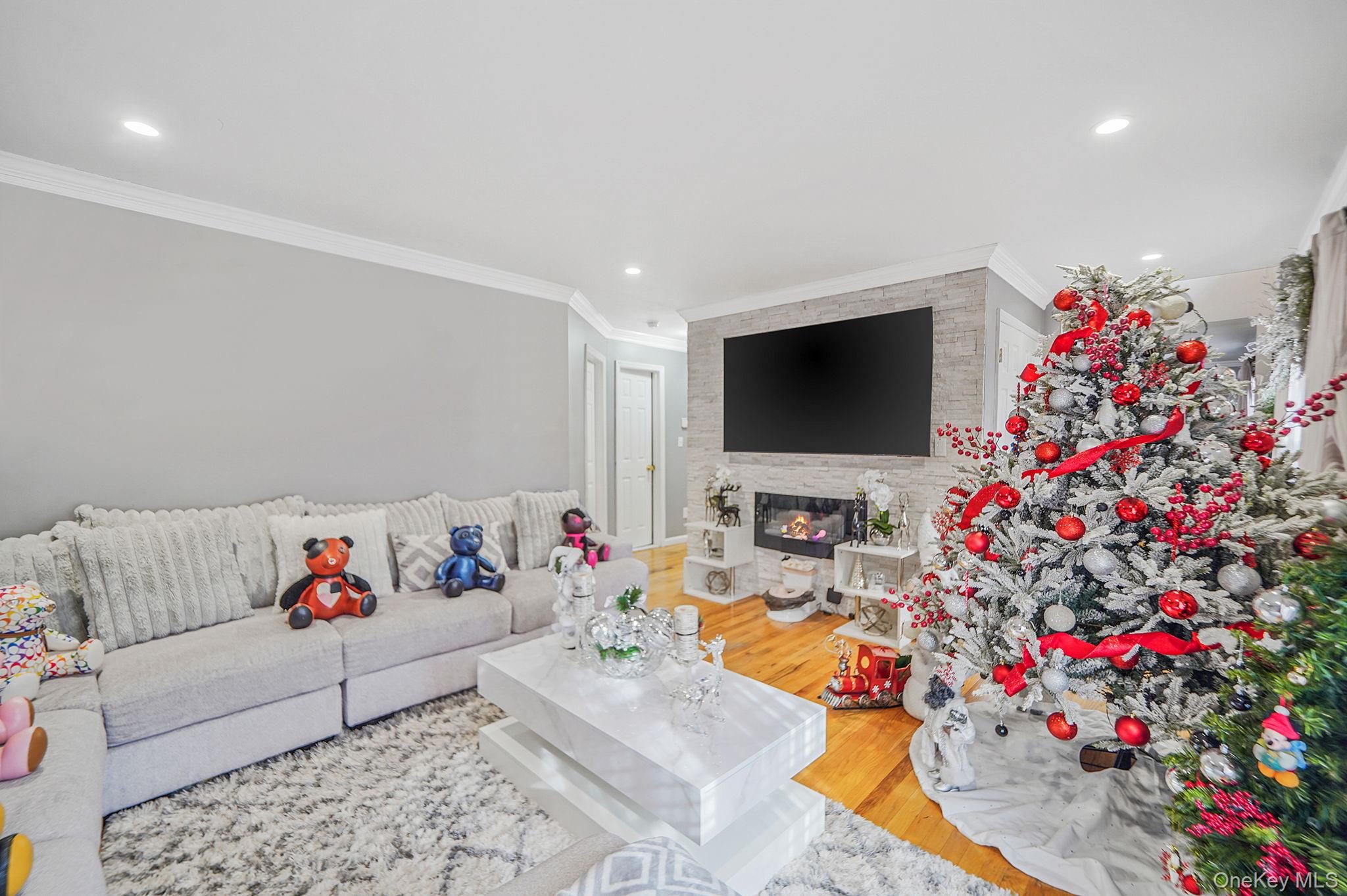 #7 photo, 31 Southaven Avenue, सफ़ोक काउंटी Mastic , NY 11950