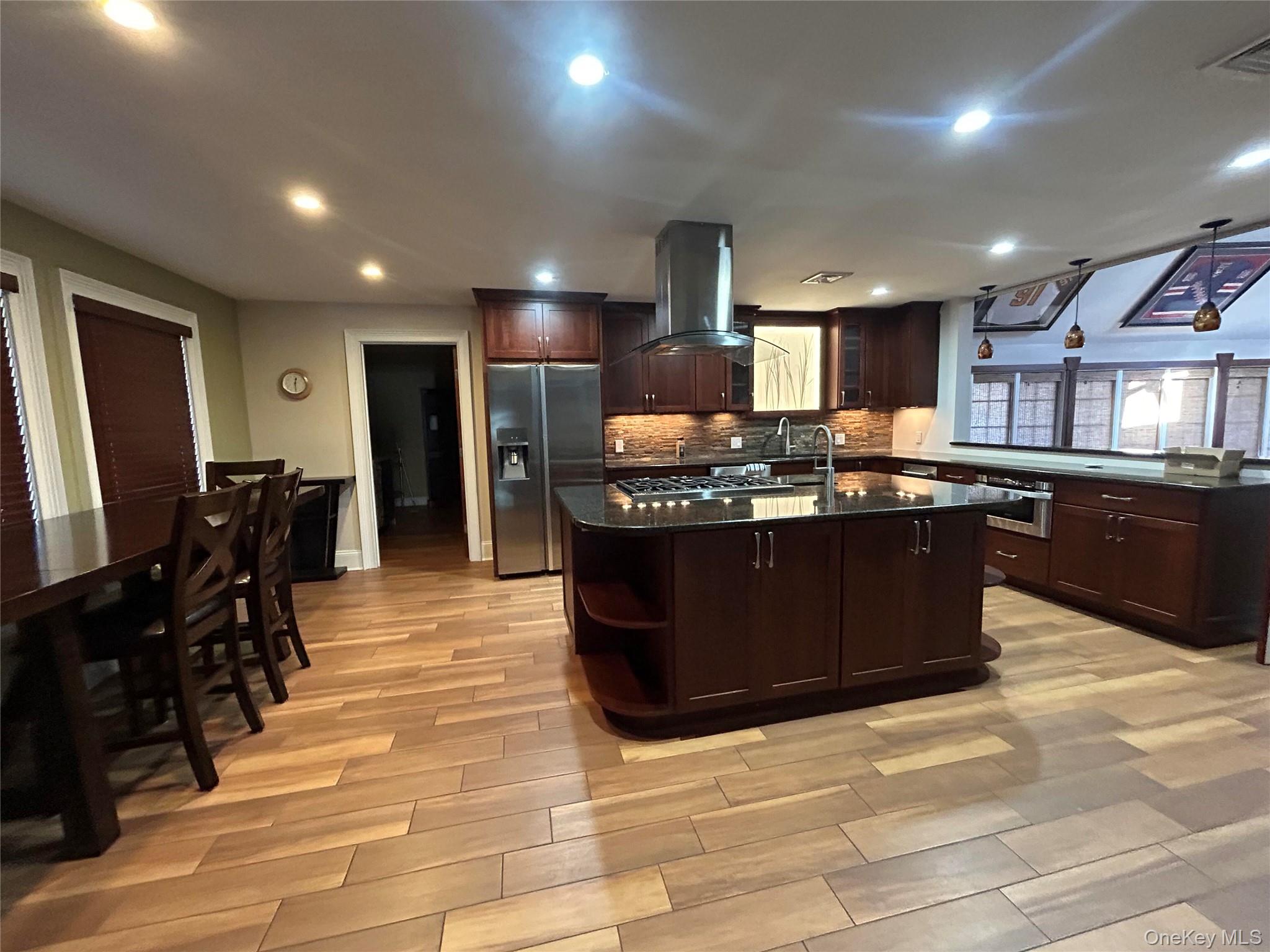 #14 photo, 183 Tahlulah Lane, सफ़ोक काउंटी West Islip , NY 11795