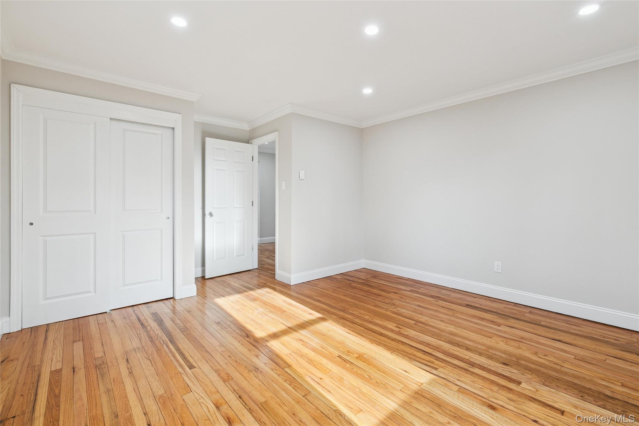 #12 photo, 232 Berkshire Drive, Саффолк ‖ Farmingville , NY 11738