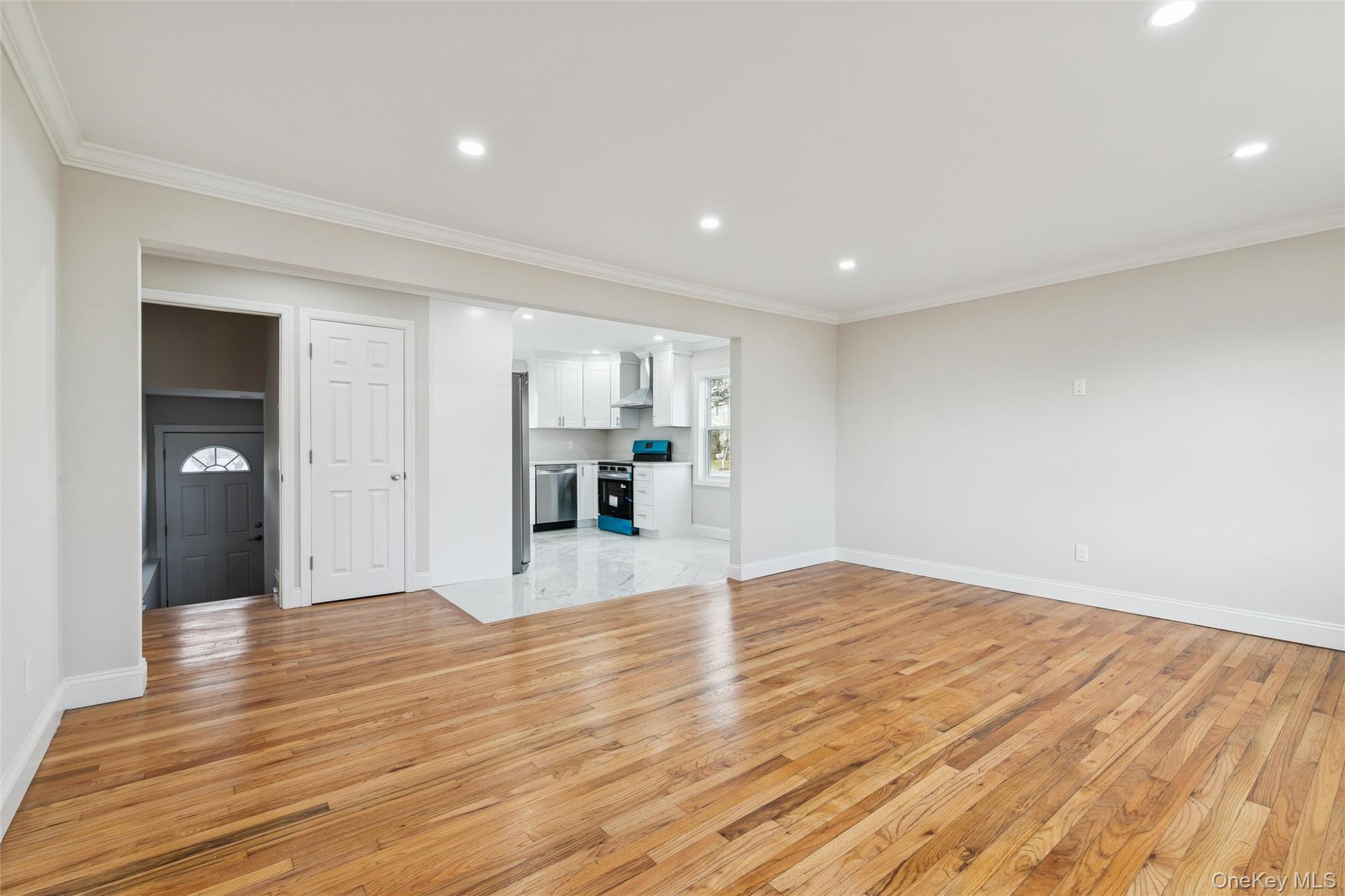 #3 photo, 232 Berkshire Drive, Саффолк ‖ Farmingville , NY 11738