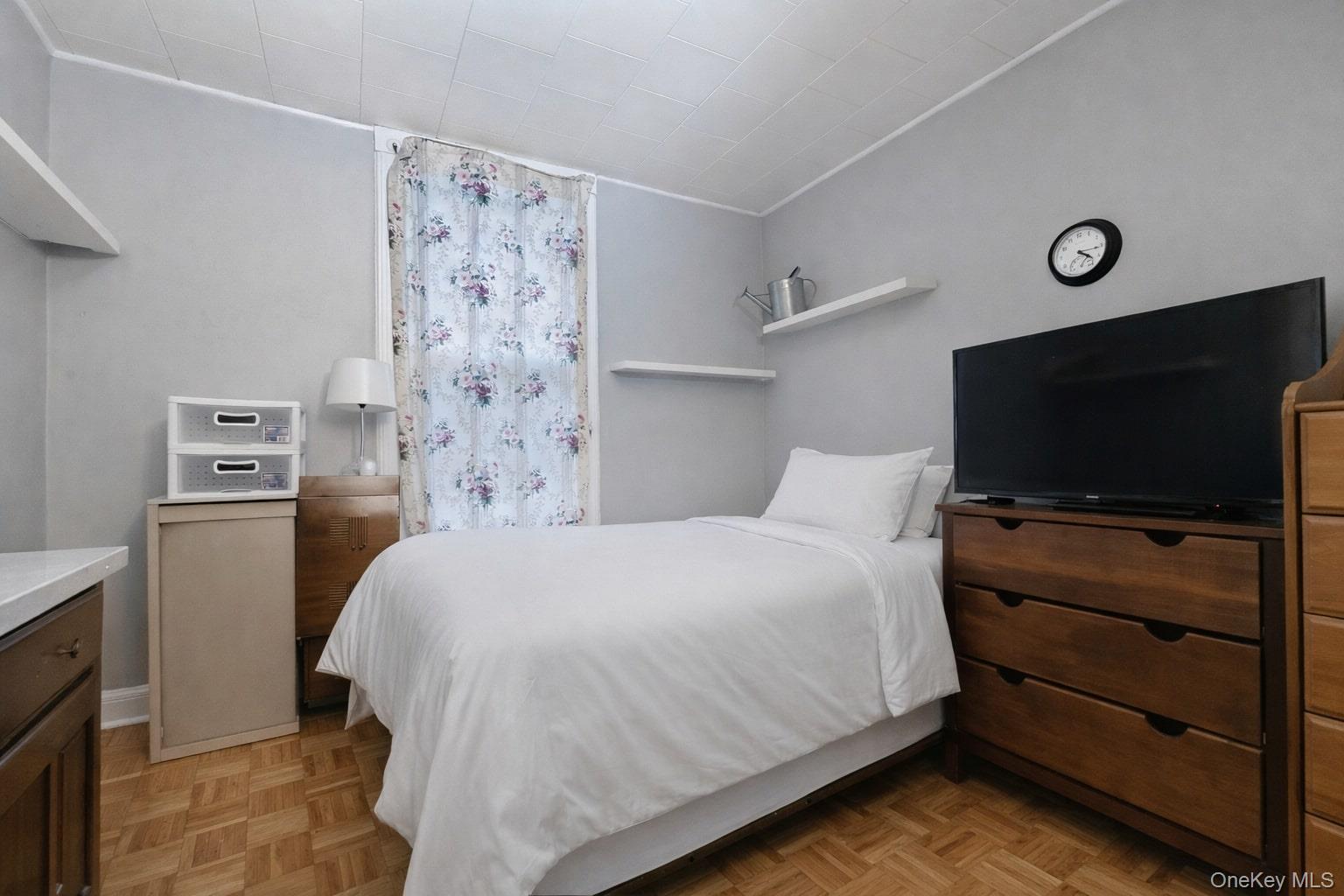 #6 photo, 230 E 42nd Street, Бруклин ‖ Brooklyn , NY 11203