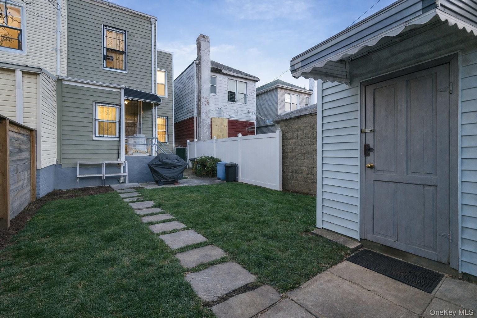 #9 photo, 230 E 42nd Street, Бруклин ‖ Brooklyn , NY 11203