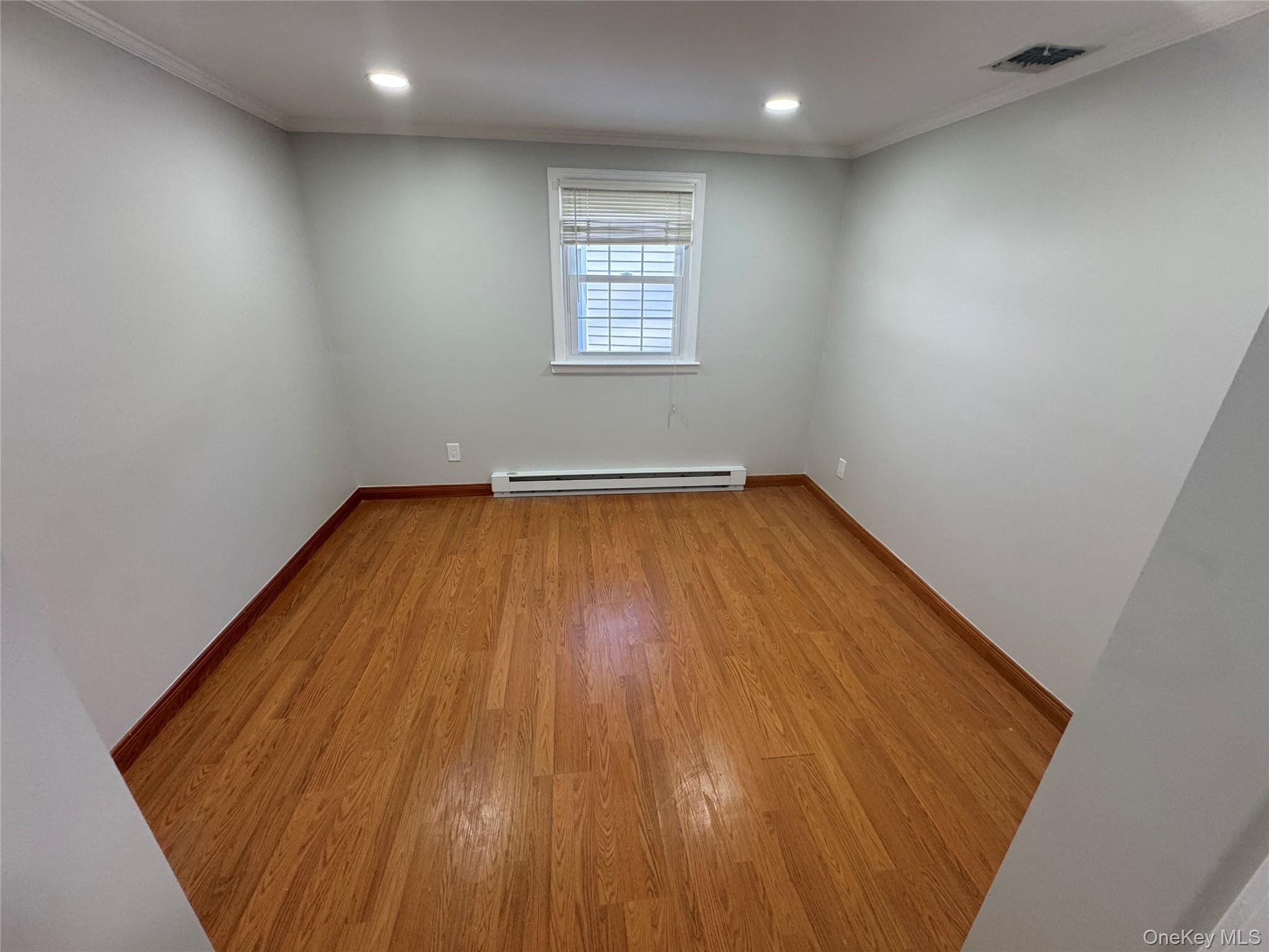 #19 photo, 81 Oakside Road, सफ़ोक काउंटी Smithtown , NY 11787