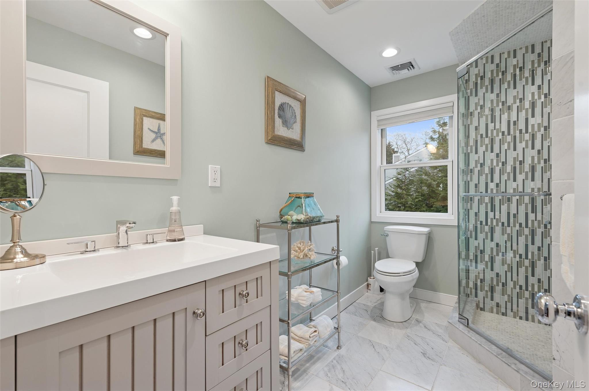 #18 photo, 50 Hubbard Lane, सफ़ोक काउंटी Southampton , NY 11968