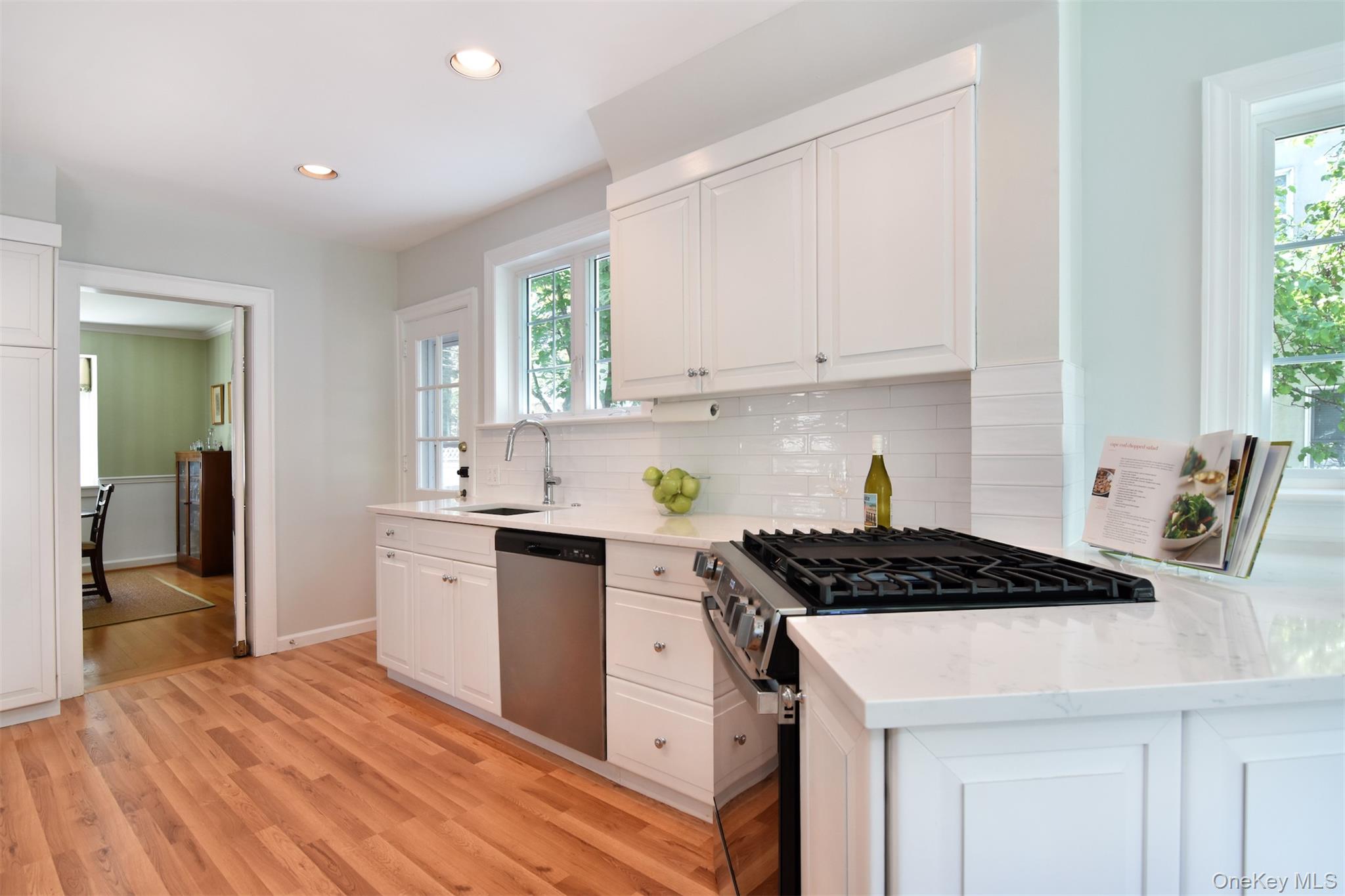 #8 photo, 147 Midland Avenue, ब्रोंक्स Bronxville , NY 10708