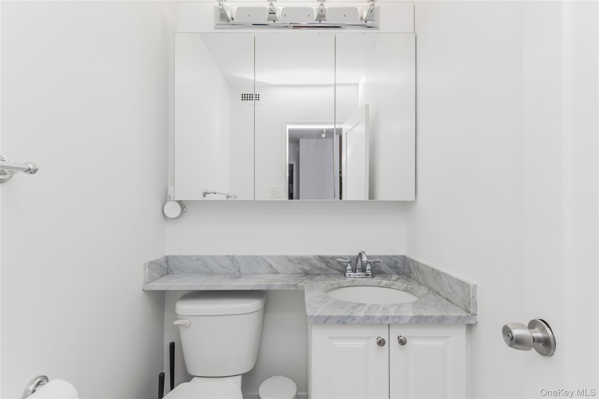 #13 photo, 2500 Johnson Avenue, ब्रोंक्स Bronx , NY 10463