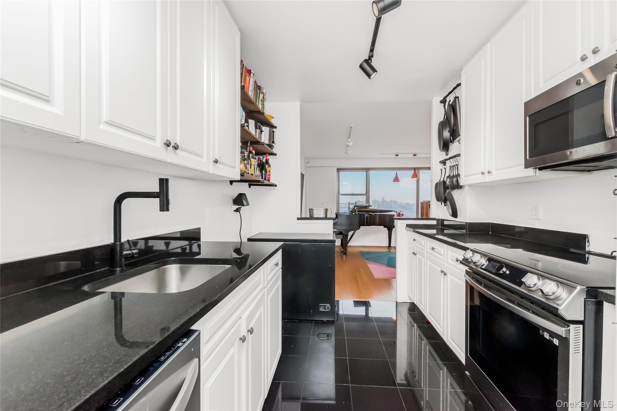 #5 photo, 2500 Johnson Avenue, ब्रोंक्स Bronx , NY 10463