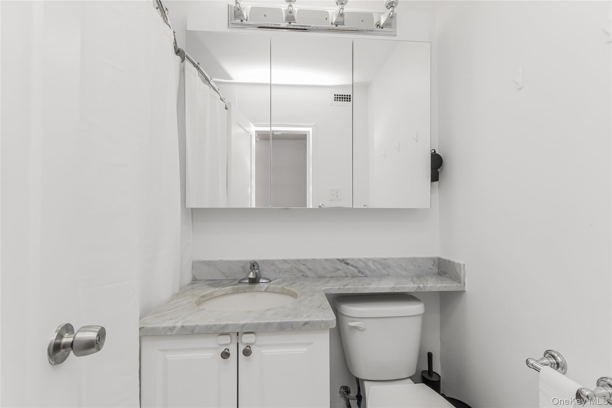 #9 photo, 2500 Johnson Avenue, ब्रोंक्स Bronx , NY 10463