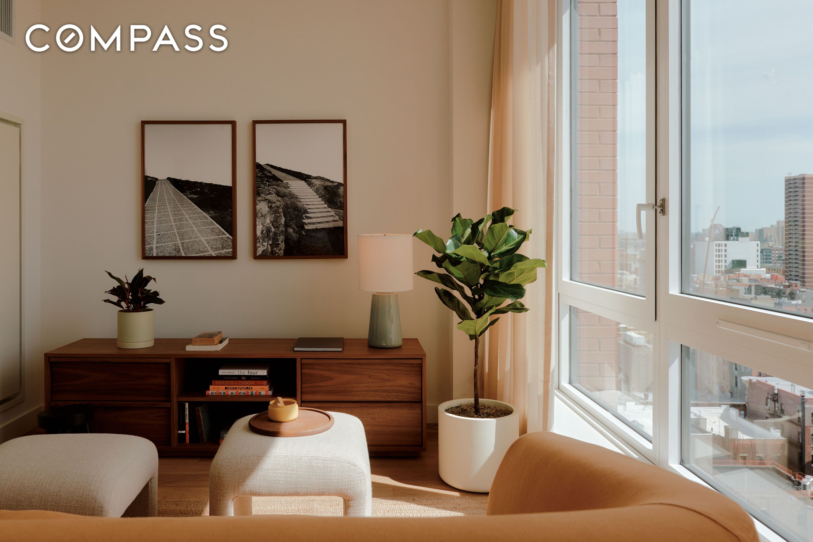 #1 photo, 2035 5th Avenue, मैनहटन Harlem , NY 10035