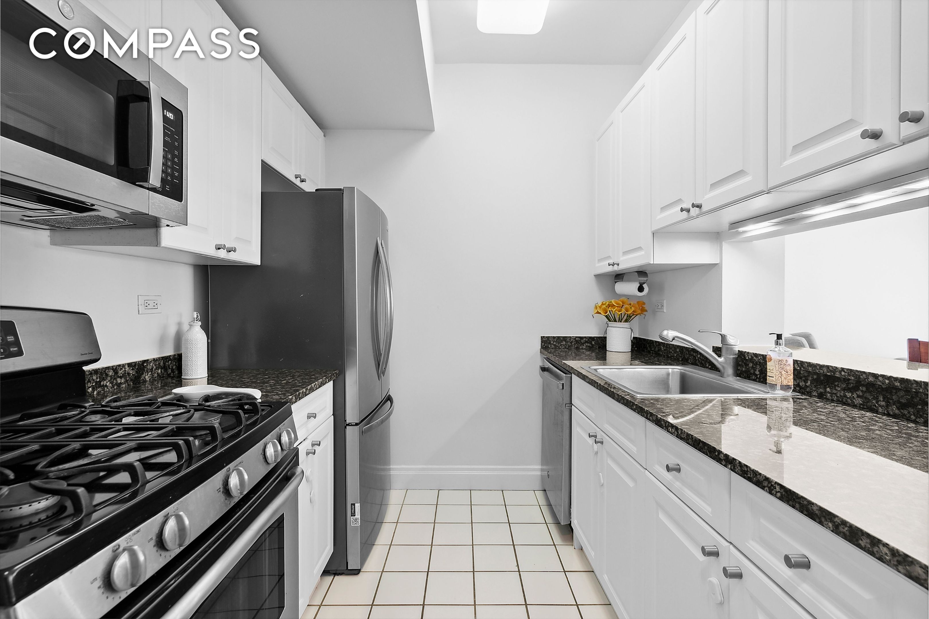 #4 photo, 350 E 82nd Street, मैनहटन Upper East Side , NY 10028