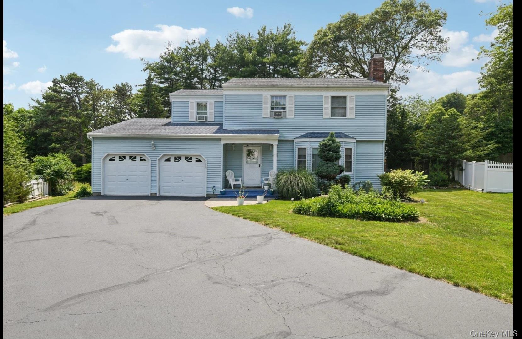 #1 photo, 19 Sherwood Court, सफ़ोक काउंटी Ronkonkoma , NY 11779