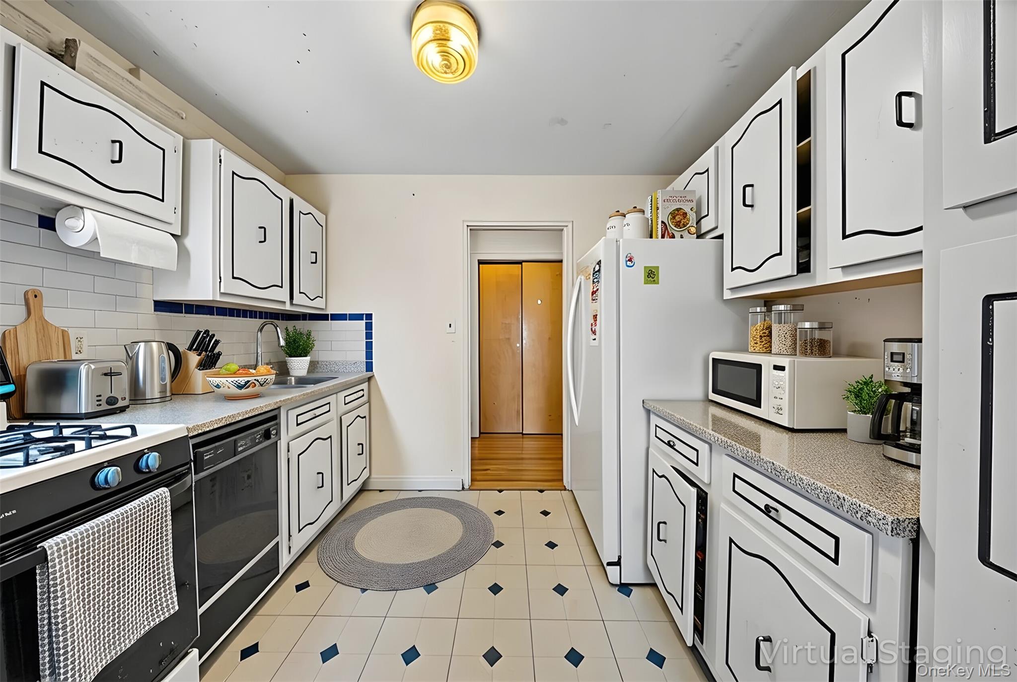 #11 photo, 105-25 67th Road, Forest Hills , NY 11375