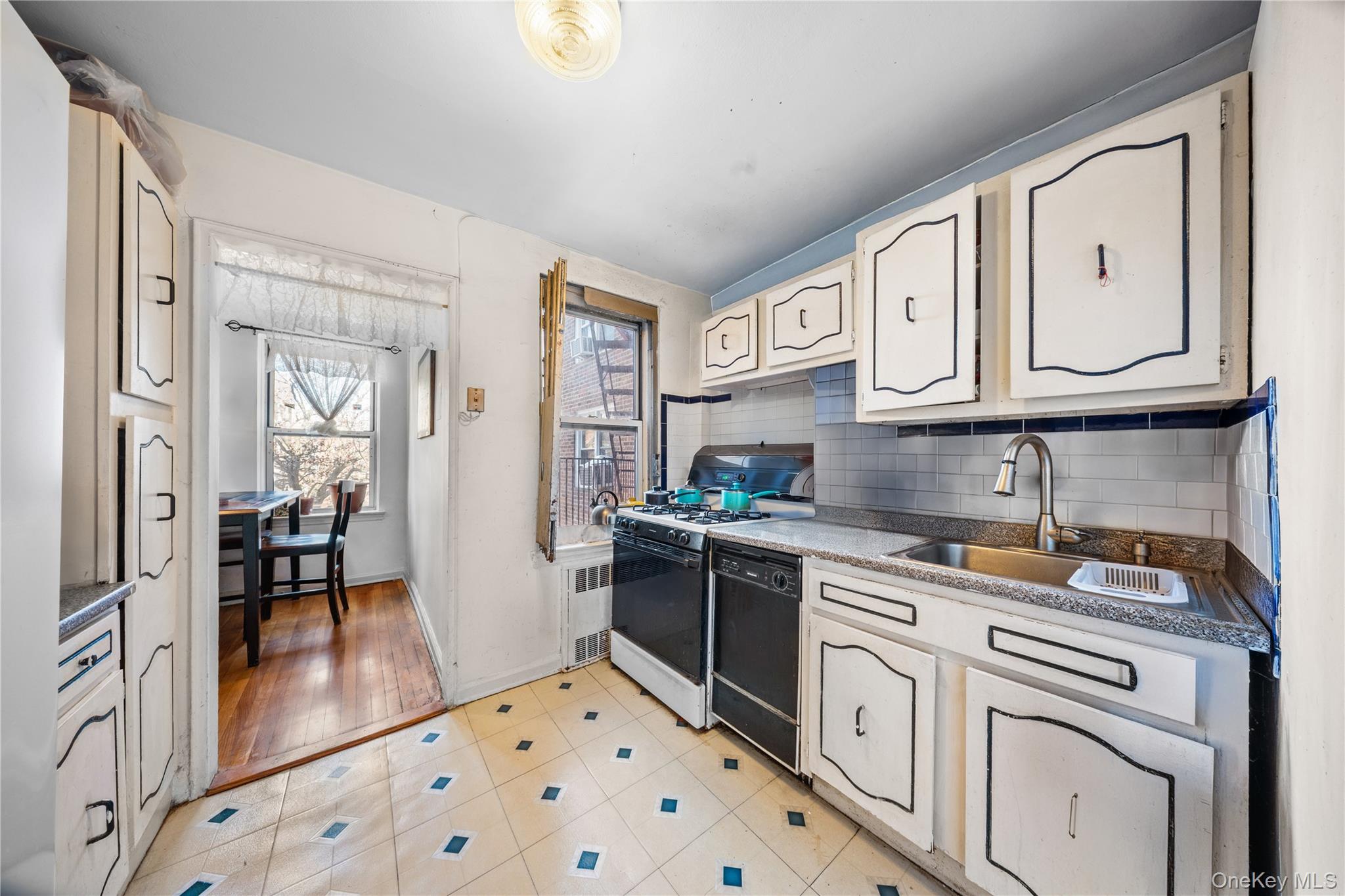 #9 photo, 105-25 67th Road, Forest Hills , NY 11375