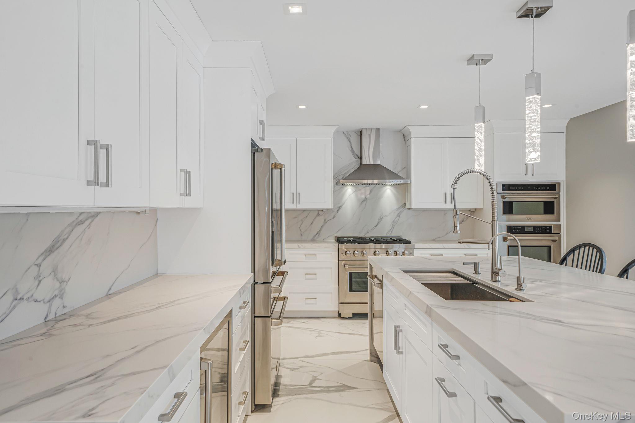 #12 photo, 7 Sander Court, Саффолк ‖ Middle Island , NY 11953