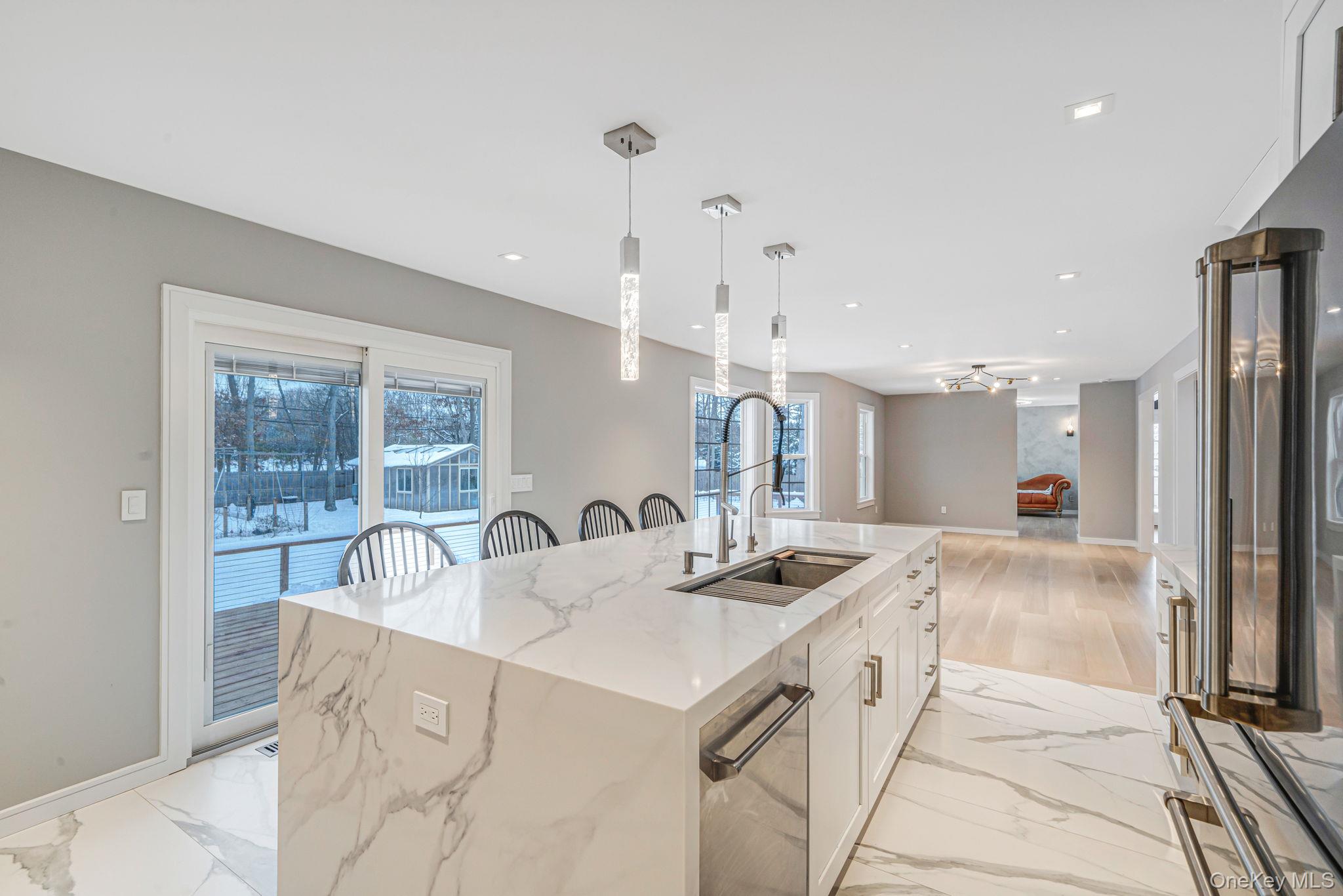 #15 photo, 7 Sander Court, Саффолк ‖ Middle Island , NY 11953