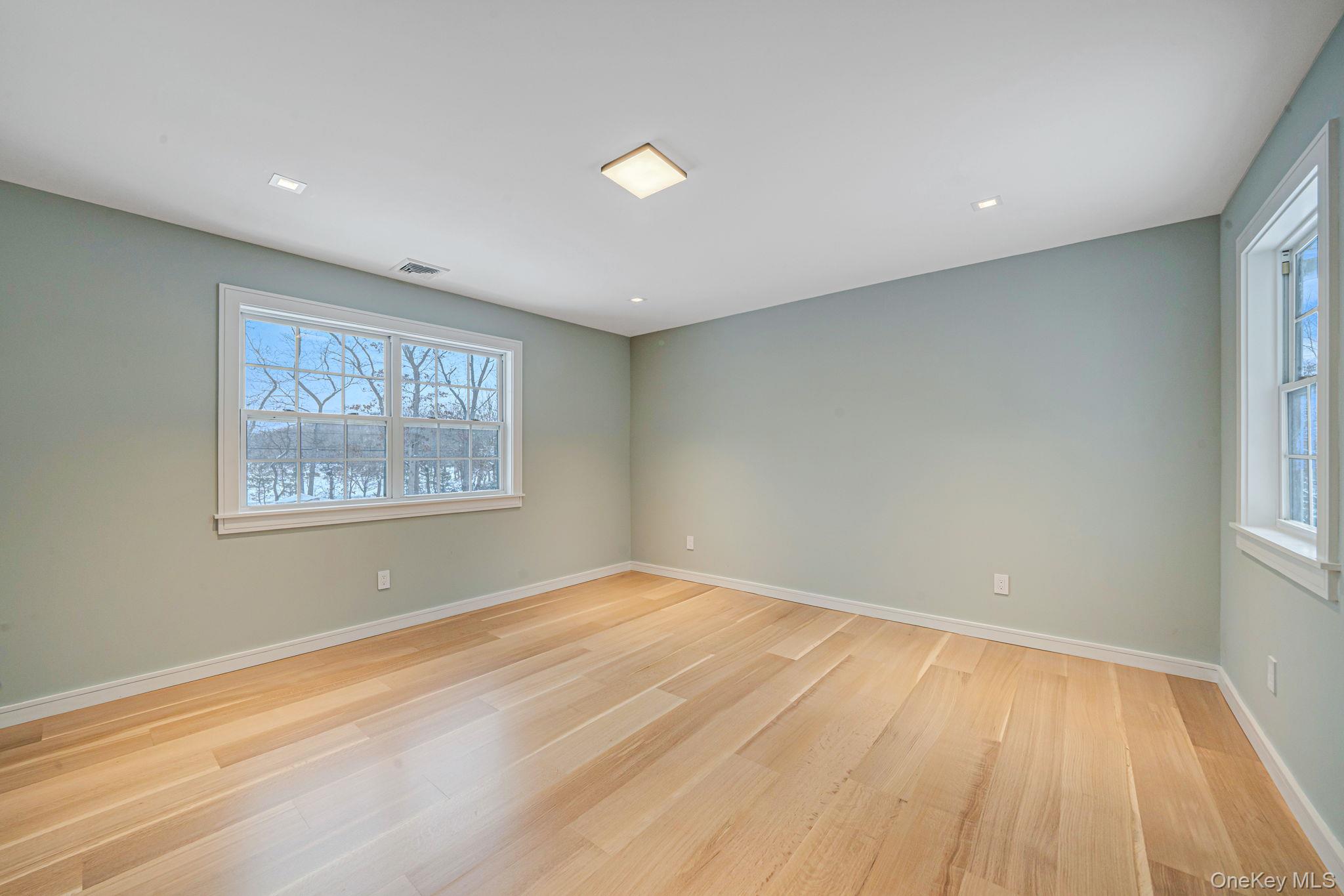 #19 photo, 7 Sander Court, Саффолк ‖ Middle Island , NY 11953