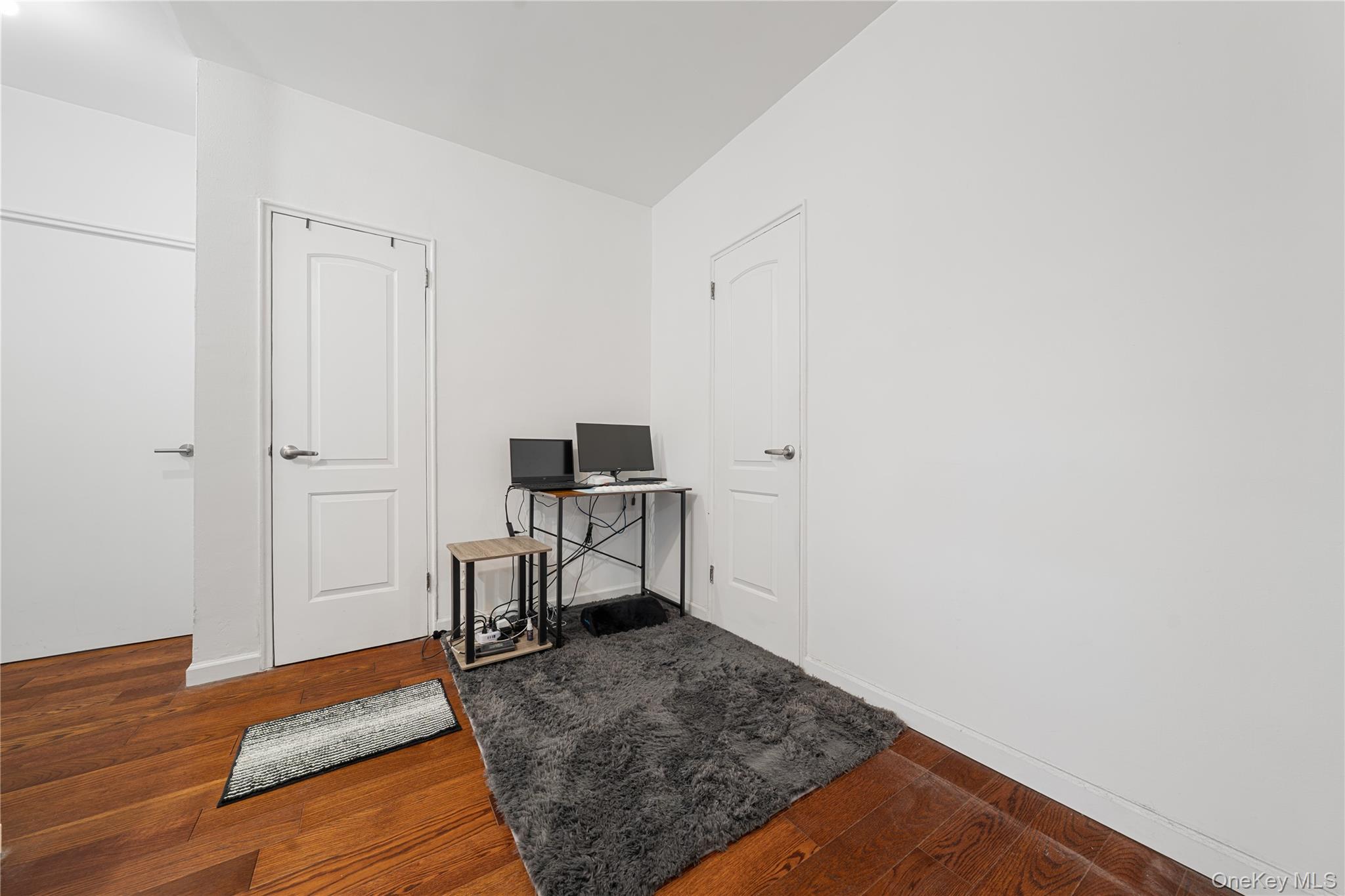 #10 photo, 99-32 66th Road, קווינס Rego Park , NY 11374