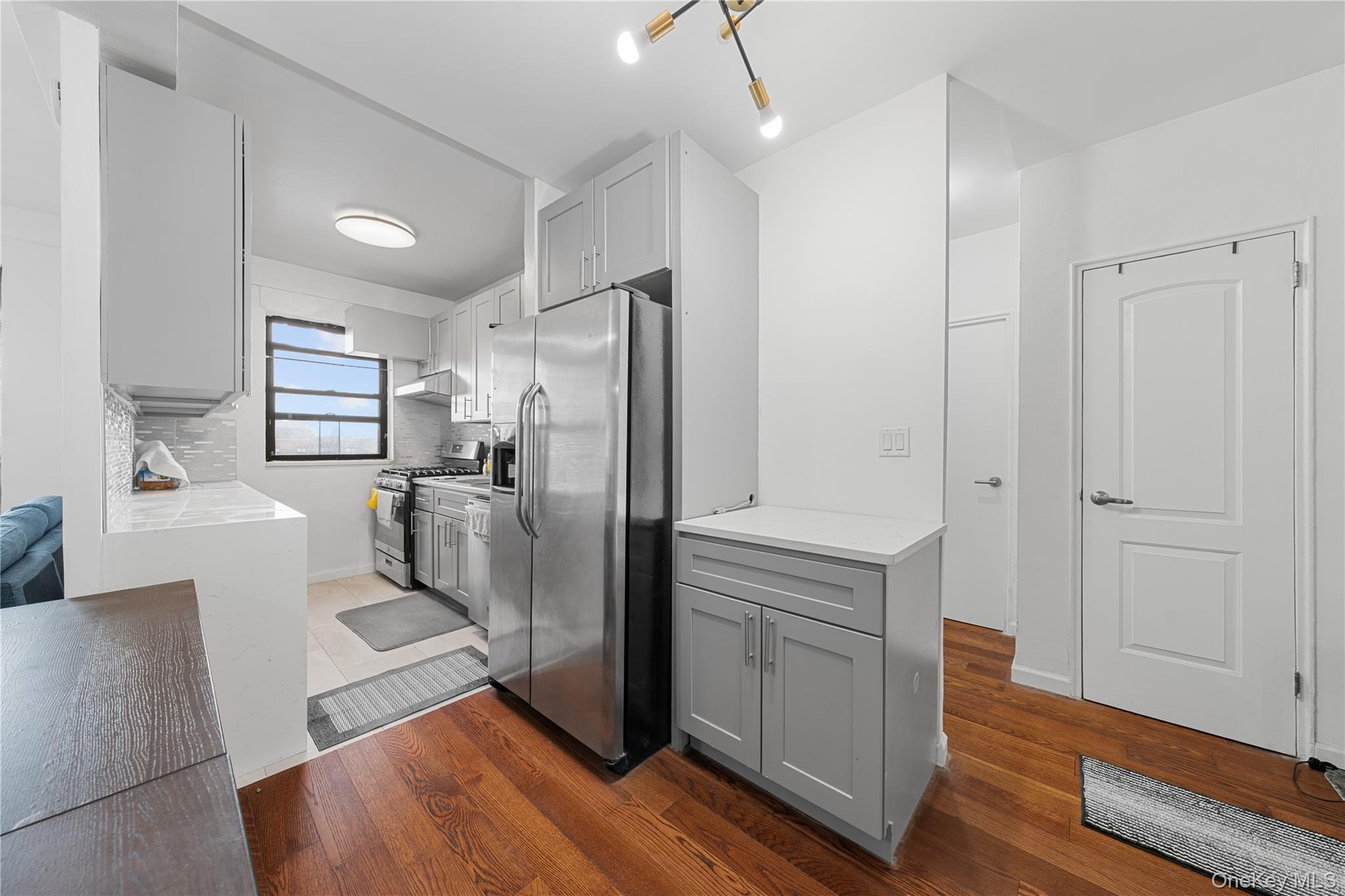 #11 photo, 99-32 66th Road, קווינס Rego Park , NY 11374