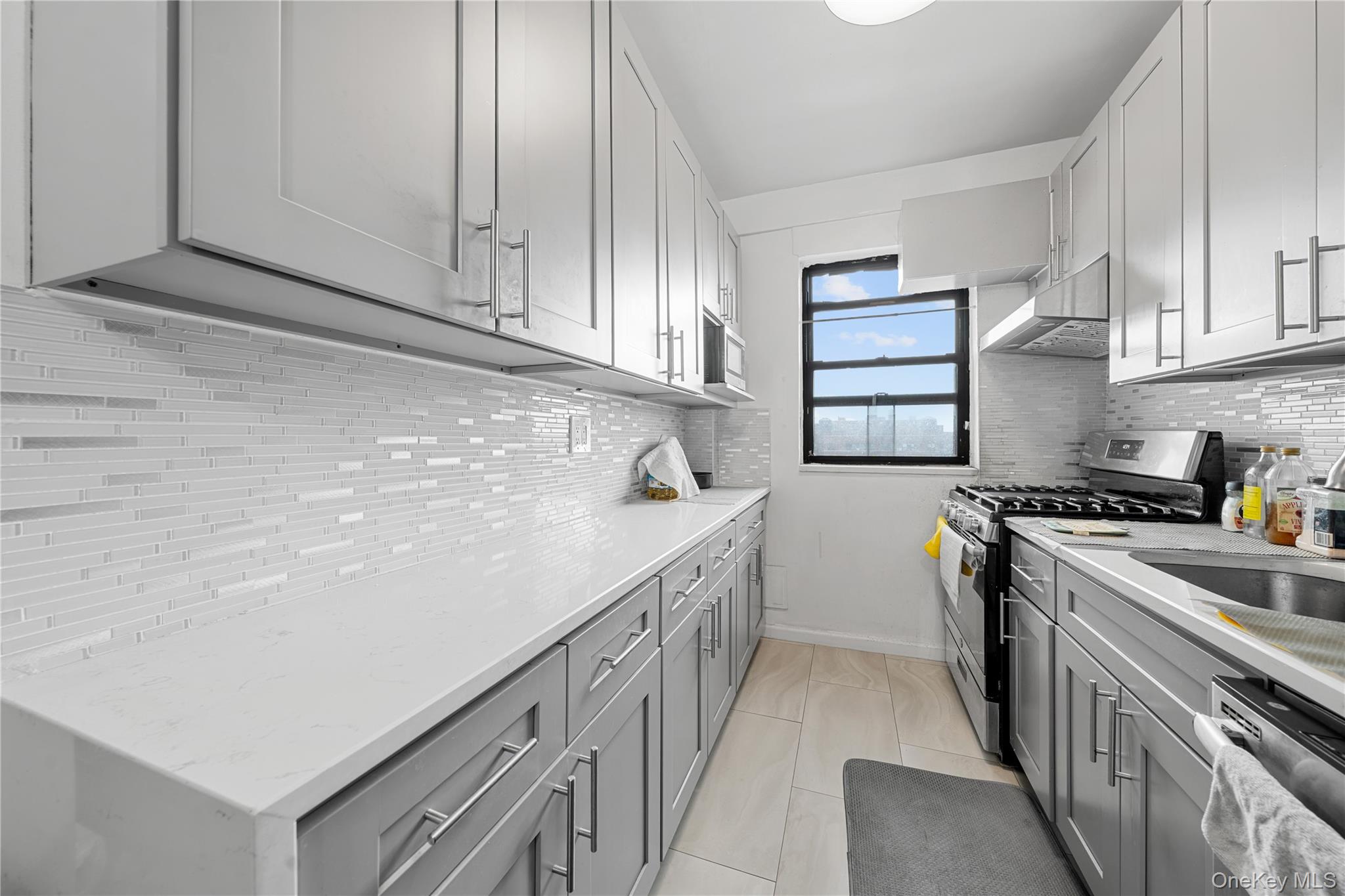 #12 photo, 99-32 66th Road, קווינס Rego Park , NY 11374