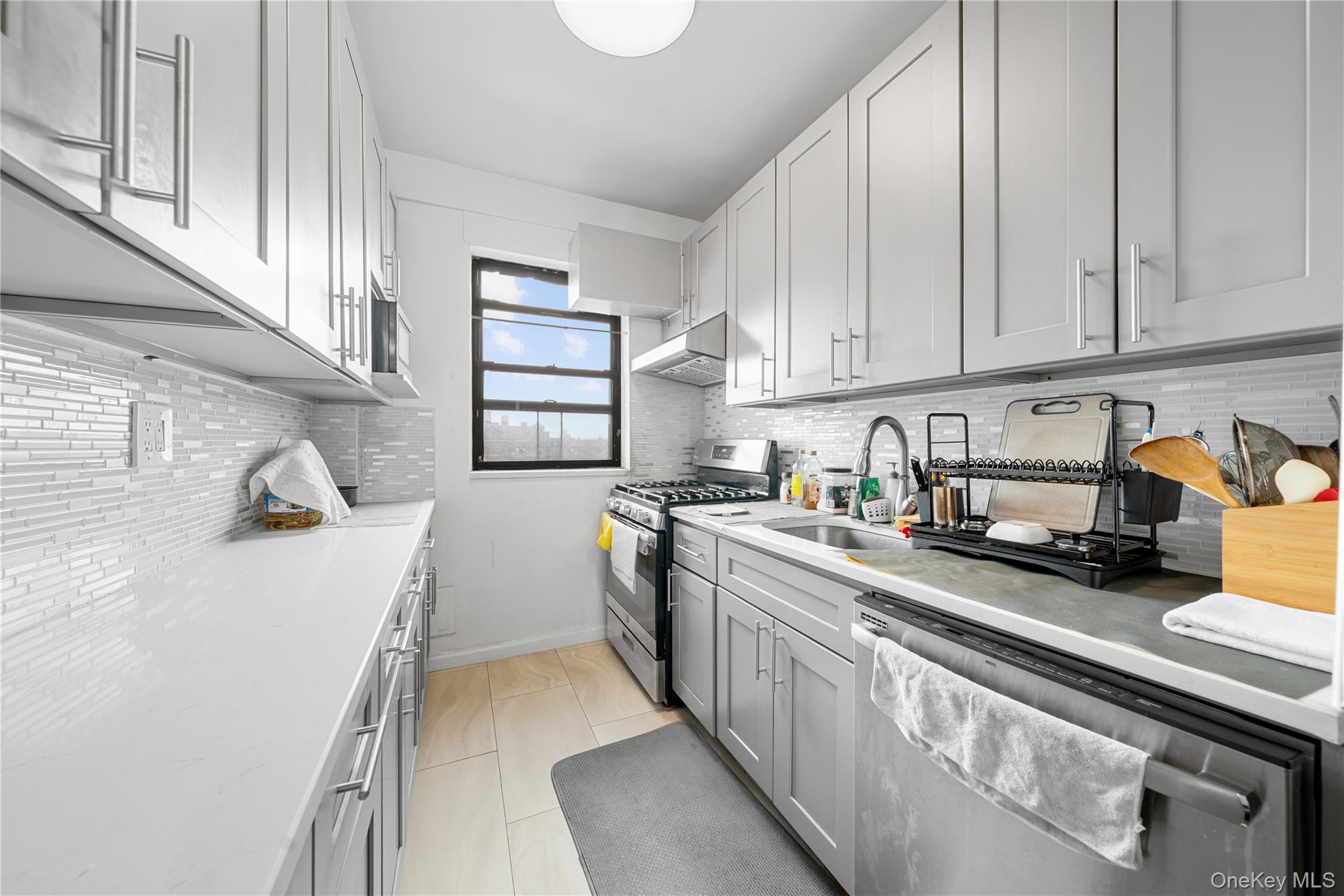 #13 photo, 99-32 66th Road, קווינס Rego Park , NY 11374