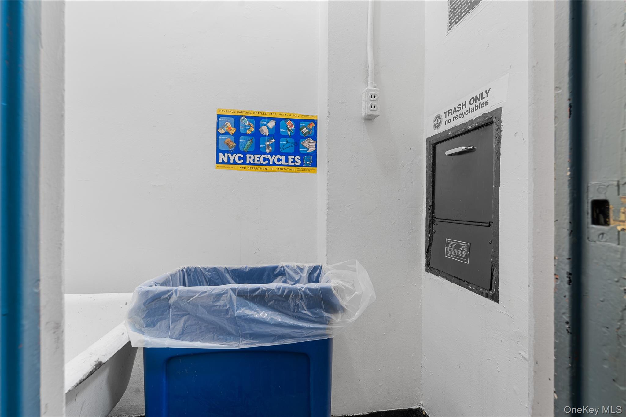 #18 photo, 99-32 66th Road, קווינס Rego Park , NY 11374