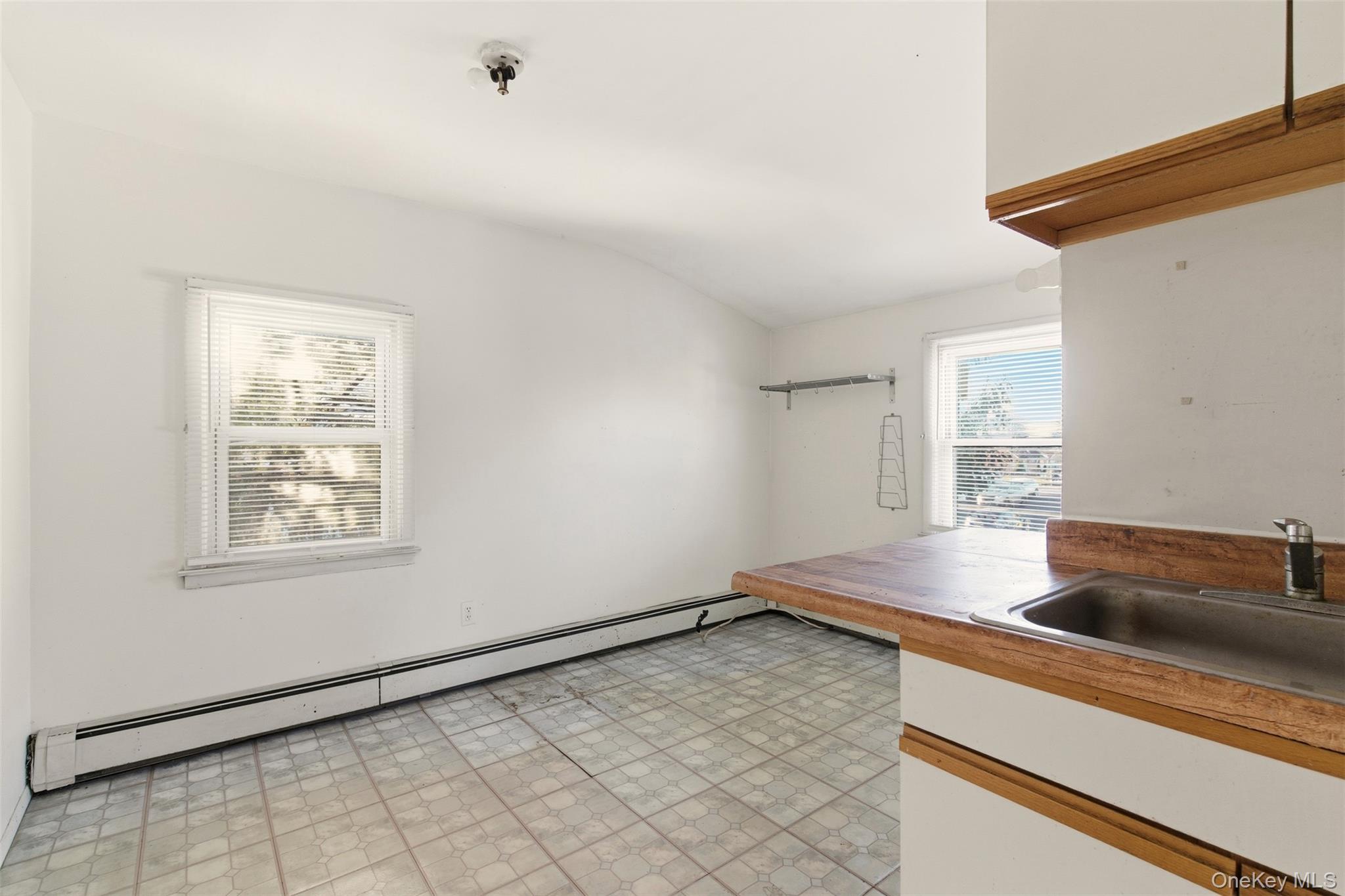 #15 photo, 2377 Stewart Avenue, Нассау ‖ Westbury , NY 11590