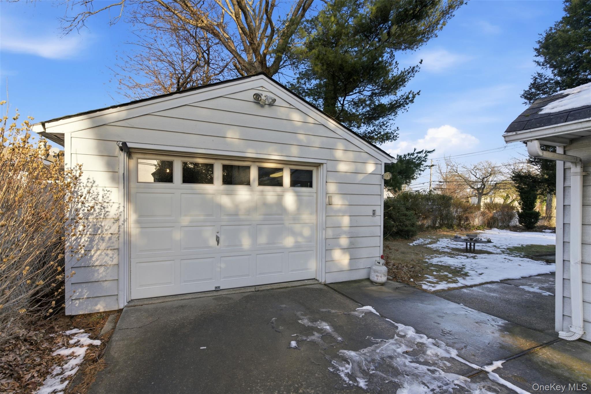 #18 photo, 2377 Stewart Avenue, Нассау ‖ Westbury , NY 11590