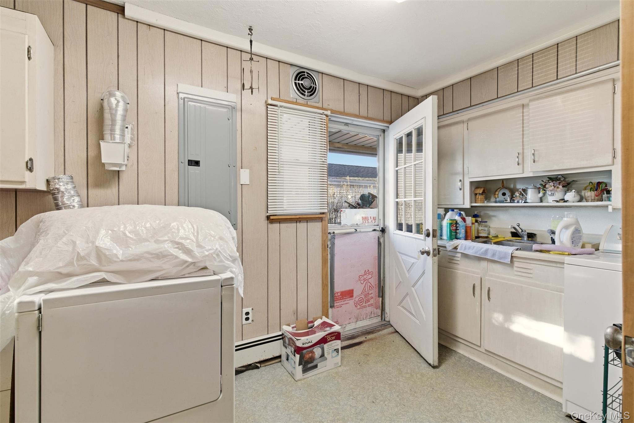 #6 photo, 2377 Stewart Avenue, Нассау ‖ Westbury , NY 11590