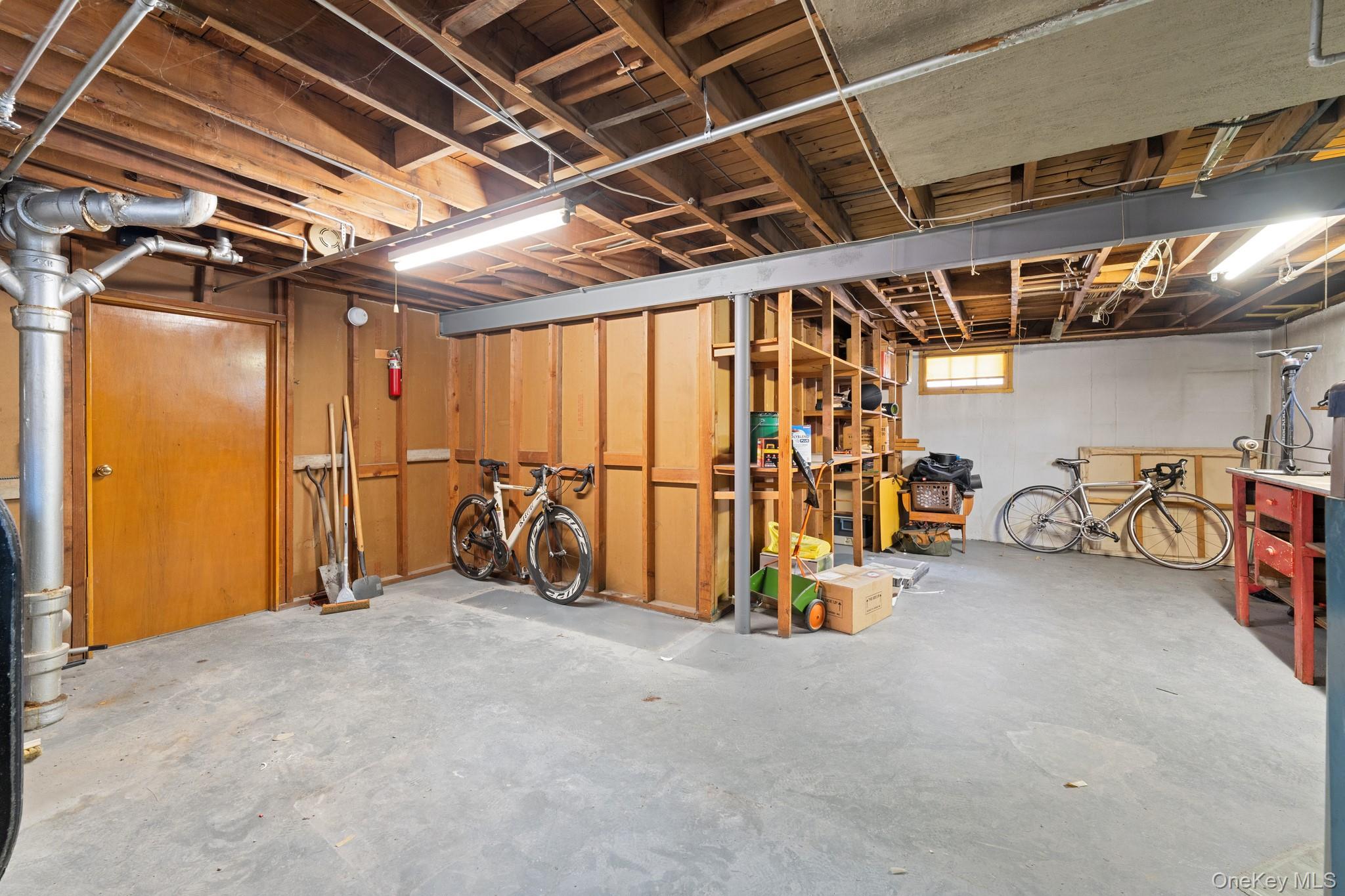 #12 photo, 243-19 129th Avenue, קווינס Rosedale , NY 11422