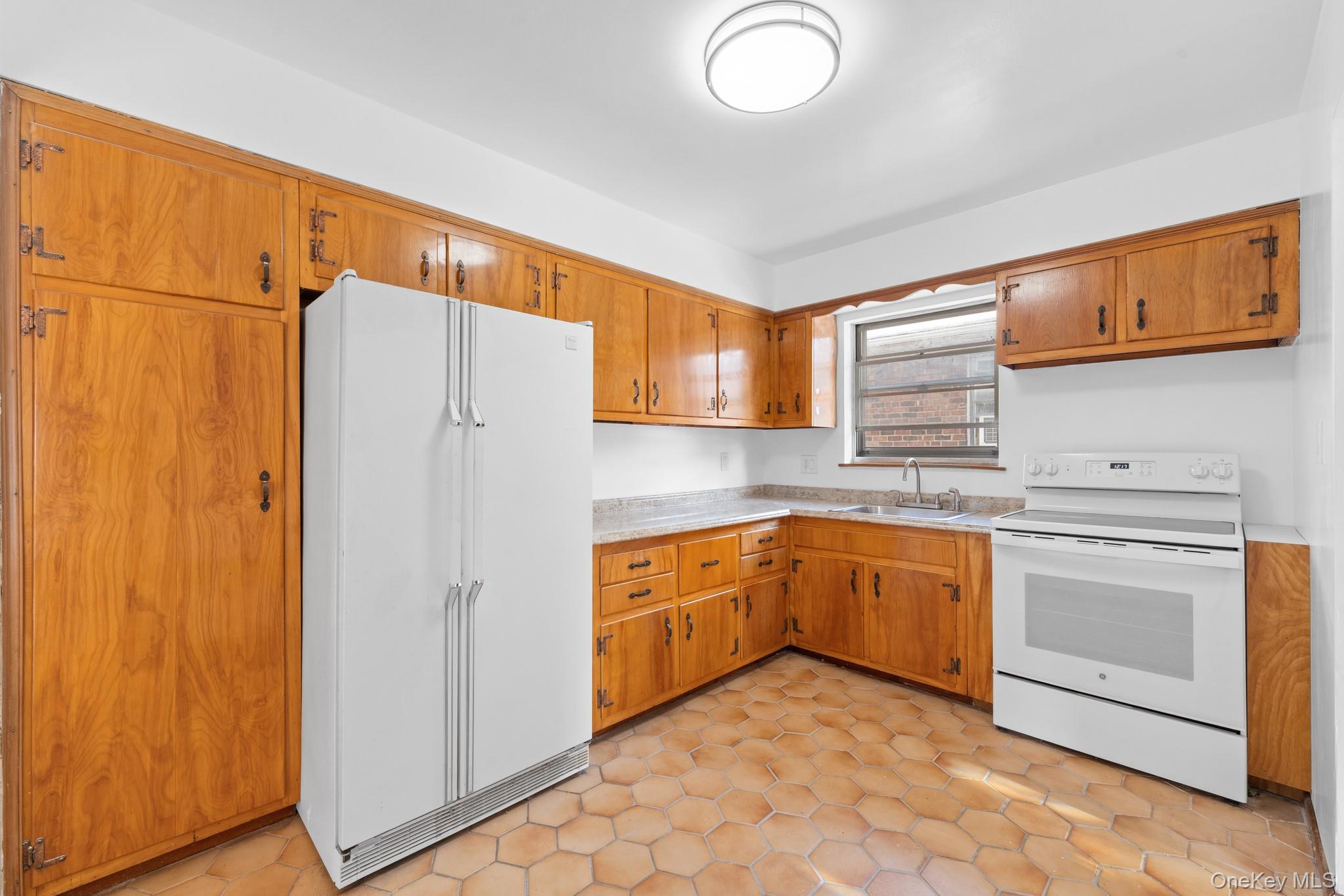 #8 photo, 243-19 129th Avenue, קווינס Rosedale , NY 11422