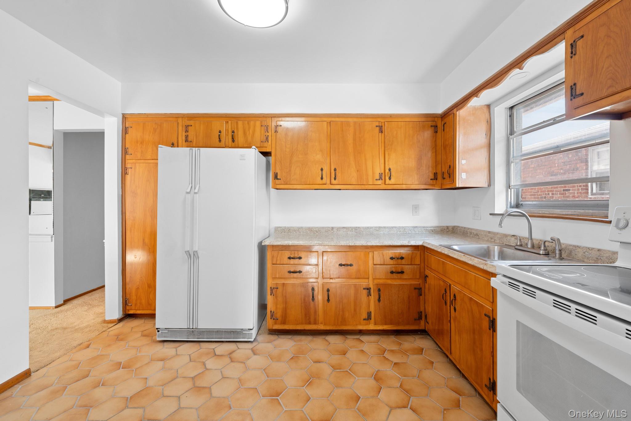 #9 photo, 243-19 129th Avenue, קווינס Rosedale , NY 11422