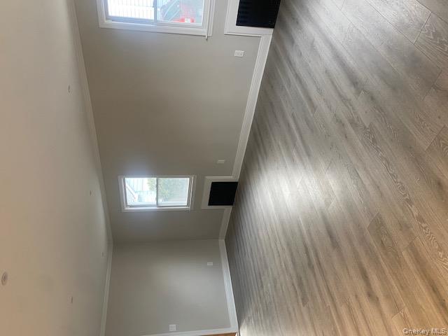 #2 photo, 12 Bayview Avenue, Нассау ‖ Bayville , NY 11709