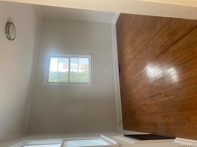 #7 photo, 12 Bayview Avenue, Нассау ‖ Bayville , NY 11709