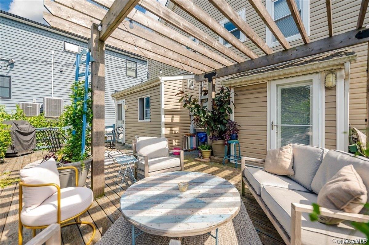 #14 photo, 311 E Market Street, Нассау ‖ Long Beach , NY 11561