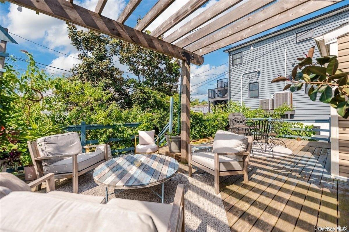 #15 photo, 311 E Market Street, Нассау ‖ Long Beach , NY 11561