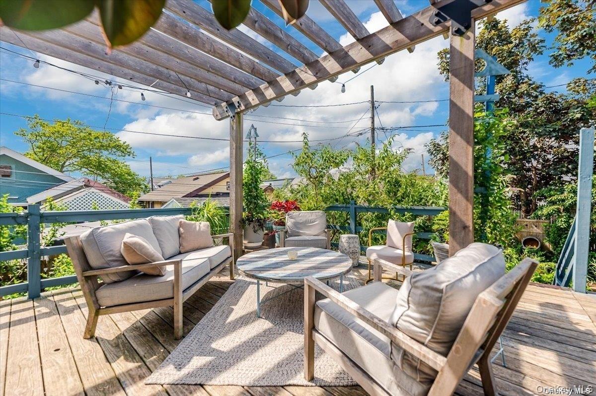 #16 photo, 311 E Market Street, Нассау ‖ Long Beach , NY 11561