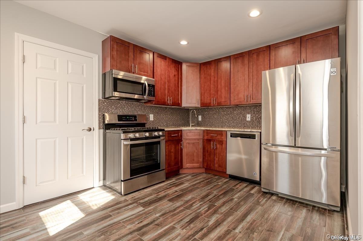 #7 photo, 311 E Market Street, Нассау ‖ Long Beach , NY 11561