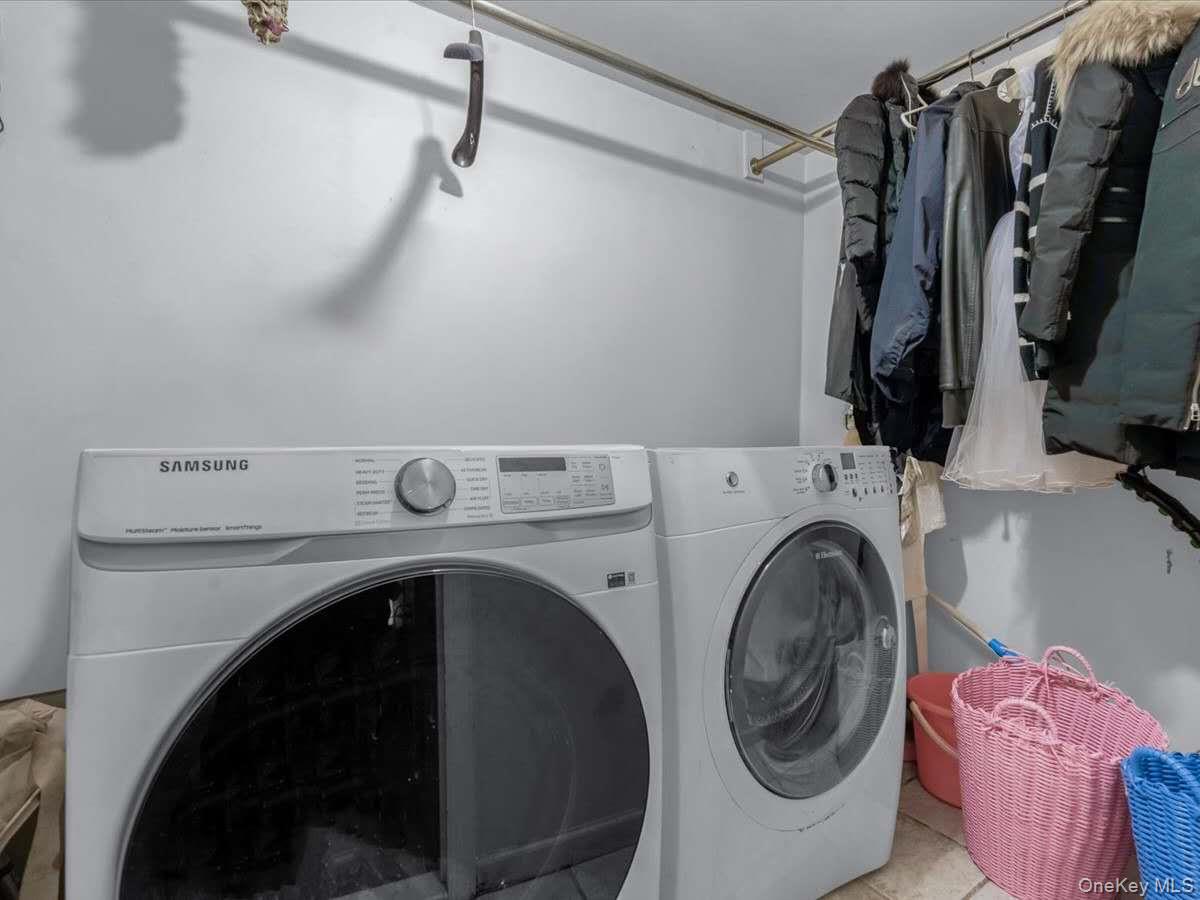 #10 photo, 34-32 205th Street, كوينز Bayside , NY 11361