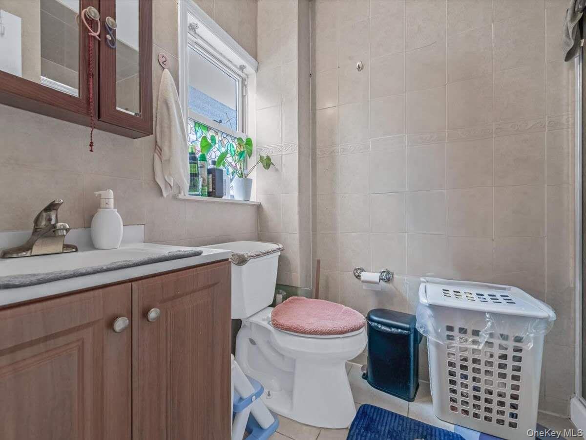 #12 photo, 34-32 205th Street, كوينز Bayside , NY 11361