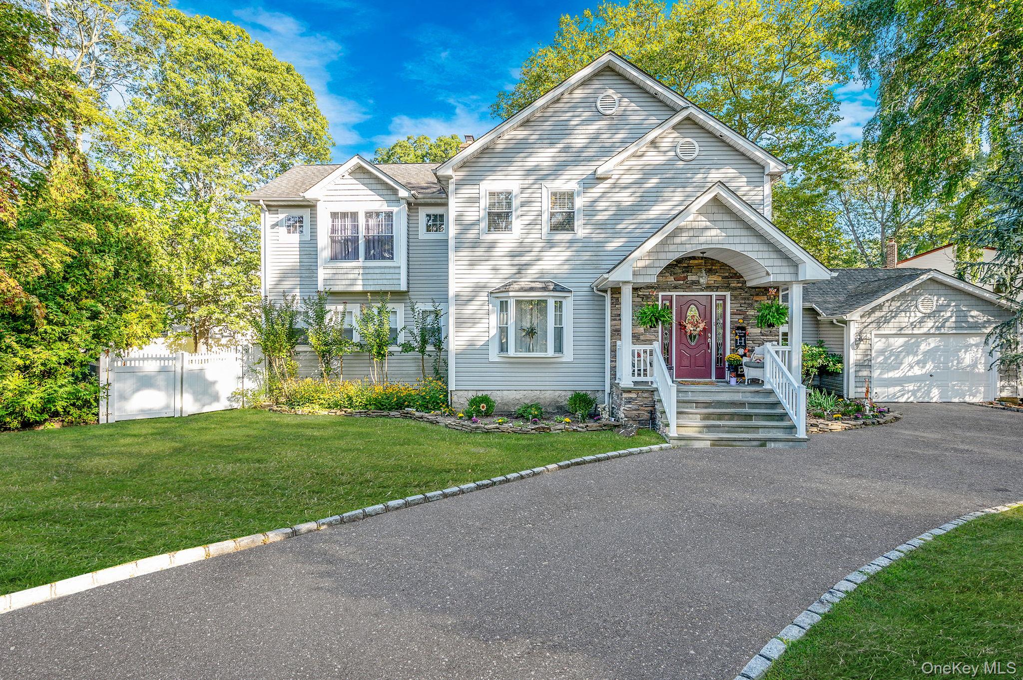 #1 photo, 106 Springdale Drive, सफ़ोक काउंटी Ronkonkoma , NY 11779