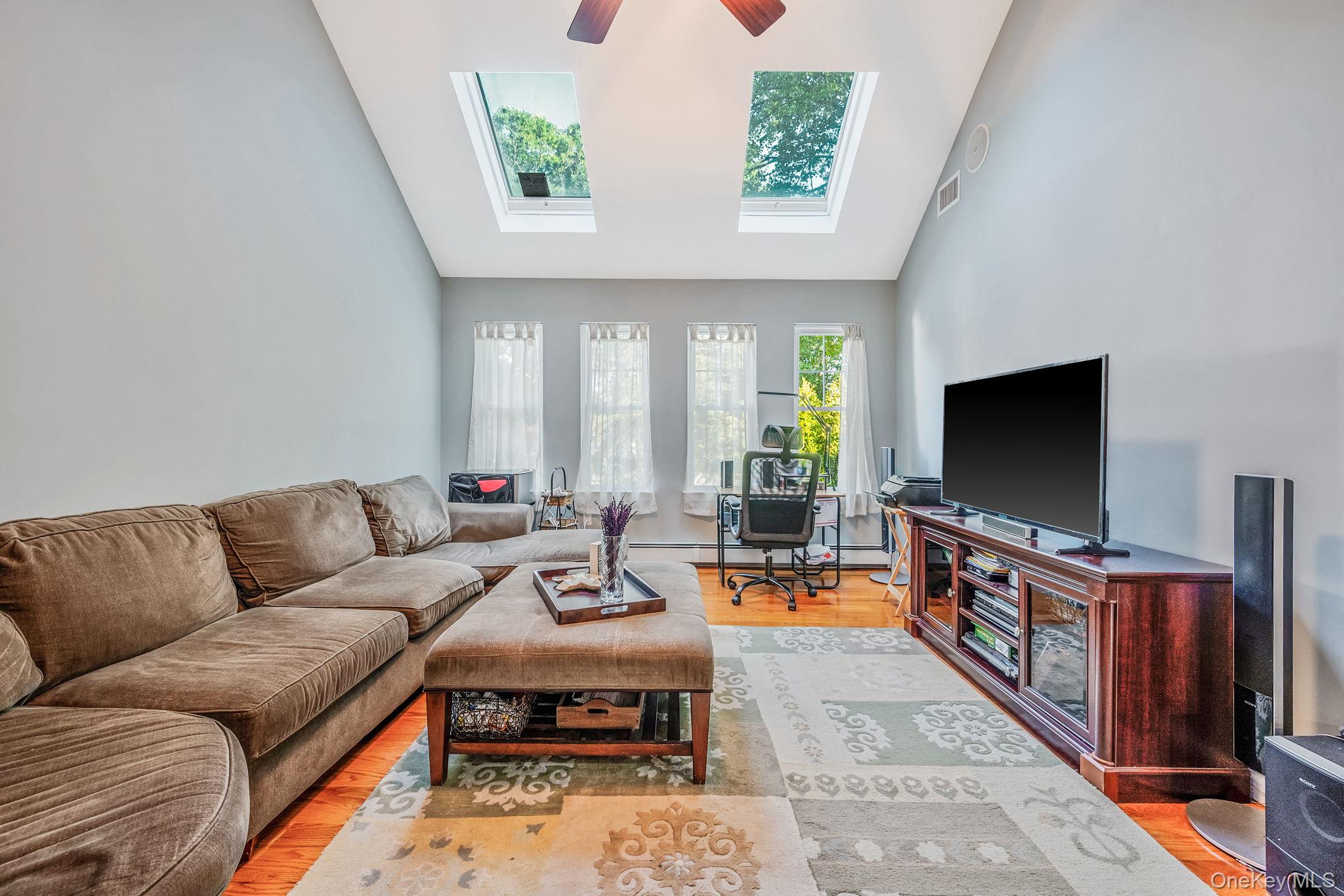 #15 photo, 106 Springdale Drive, सफ़ोक काउंटी Ronkonkoma , NY 11779