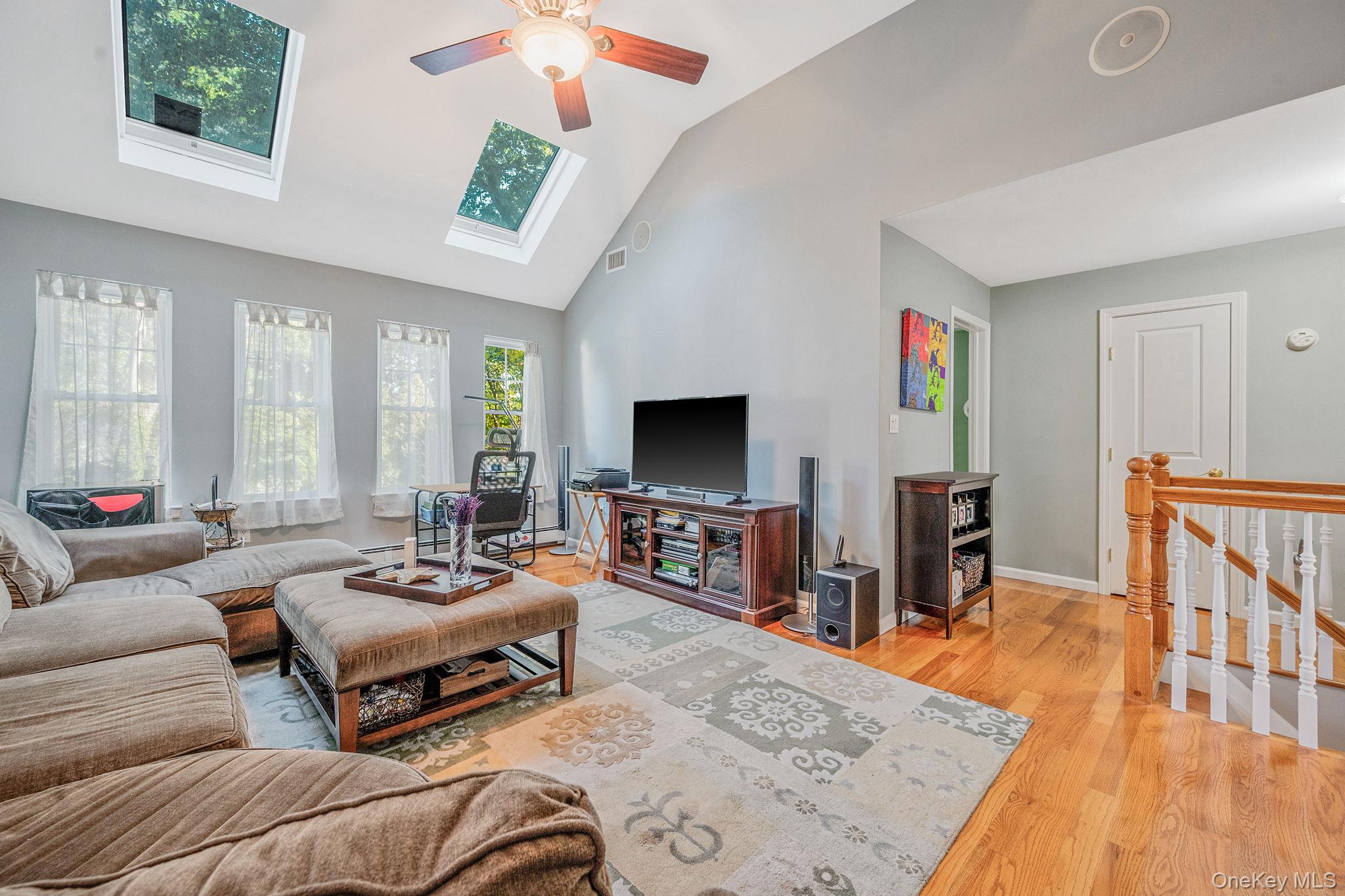 #16 photo, 106 Springdale Drive, सफ़ोक काउंटी Ronkonkoma , NY 11779