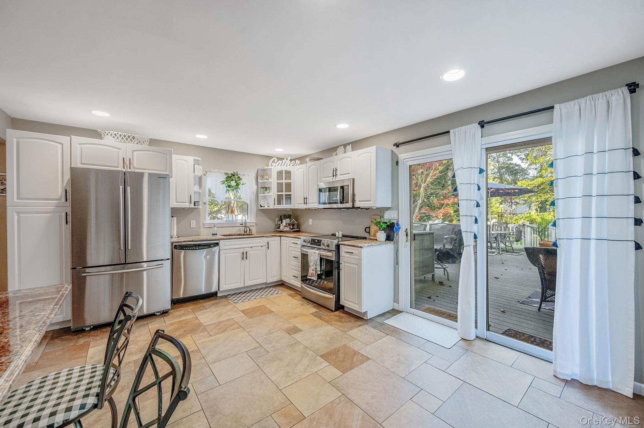 #7 photo, 106 Springdale Drive, सफ़ोक काउंटी Ronkonkoma , NY 11779