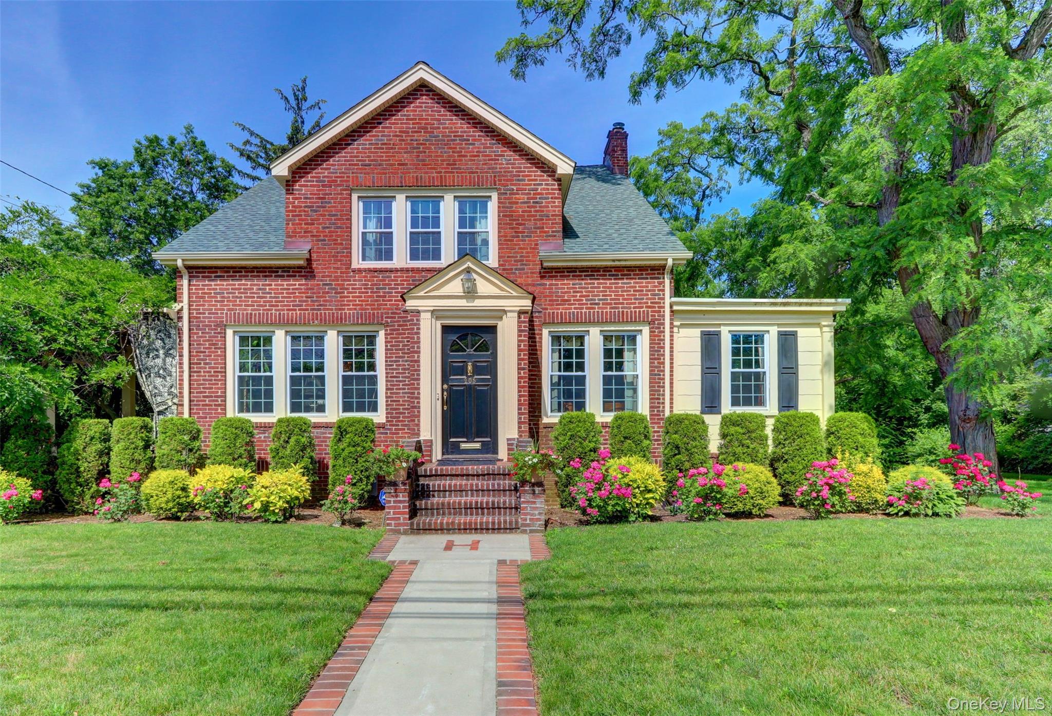 #1 photo, 205 hempstead Avenue, Нассау ‖ Malverne , NY 11565