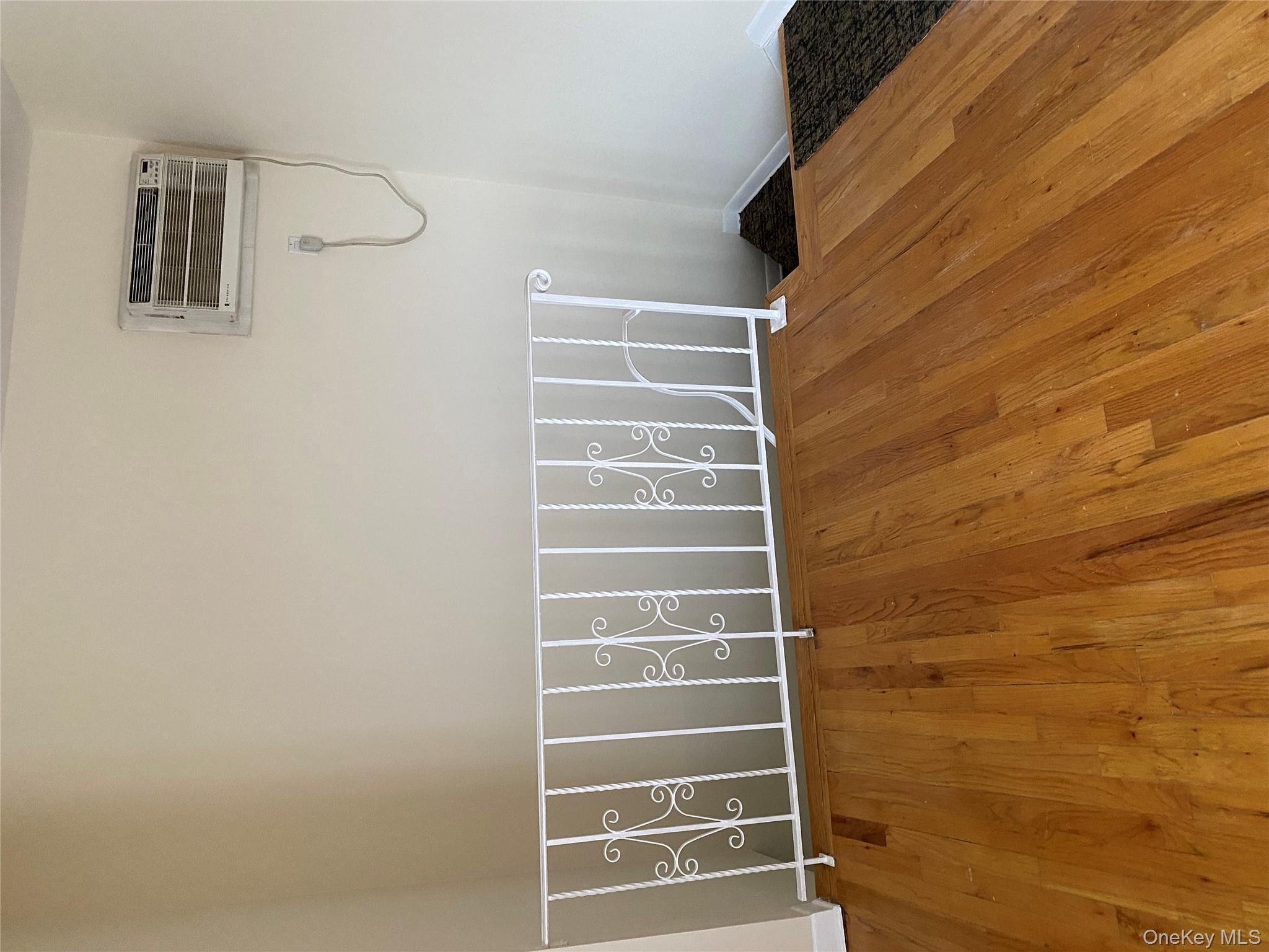 #2 photo, 151-55 20th Road, कुईंस Whitestone , NY 11357