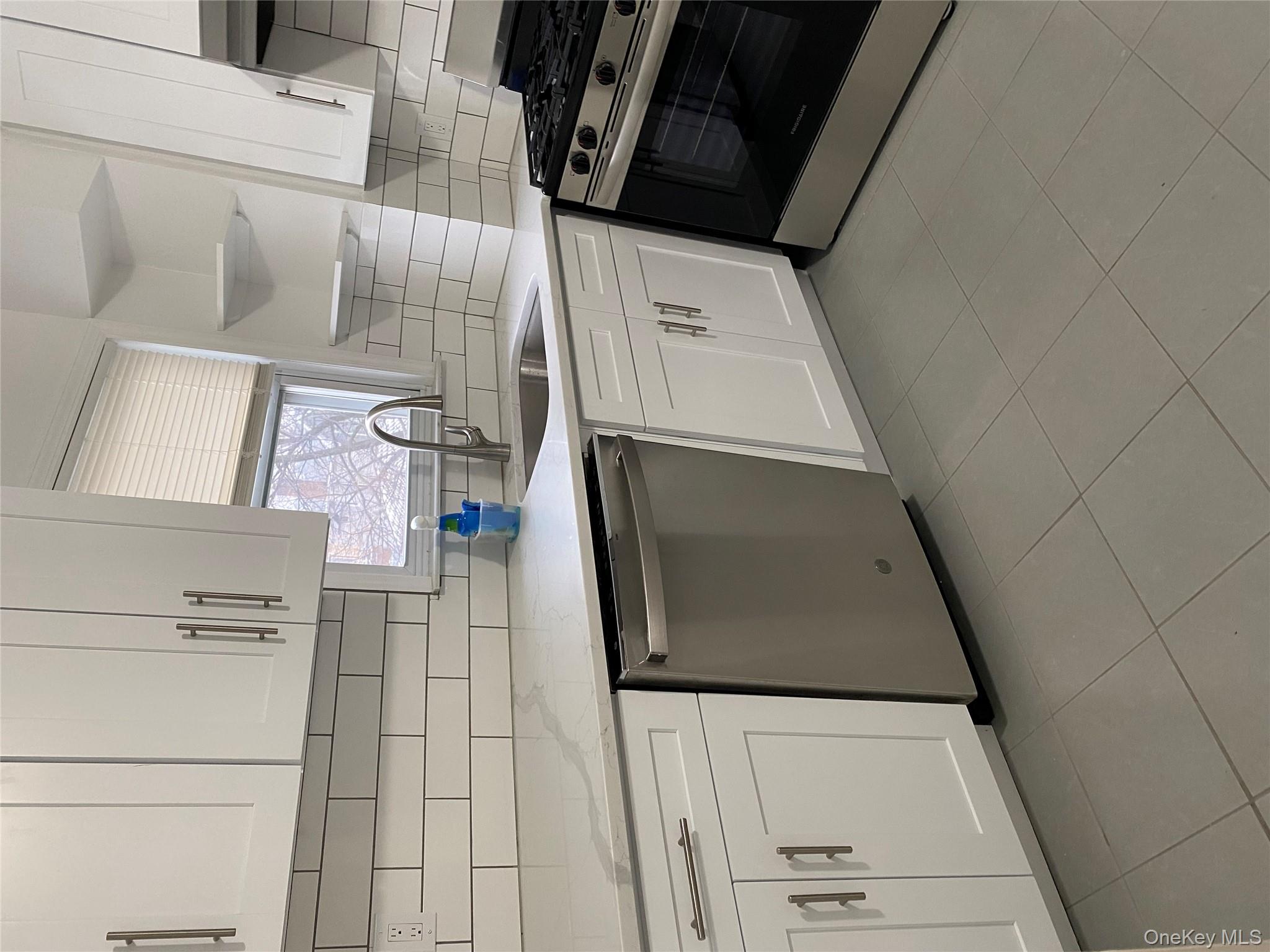 #8 photo, 151-55 20th Road, कुईंस Whitestone , NY 11357