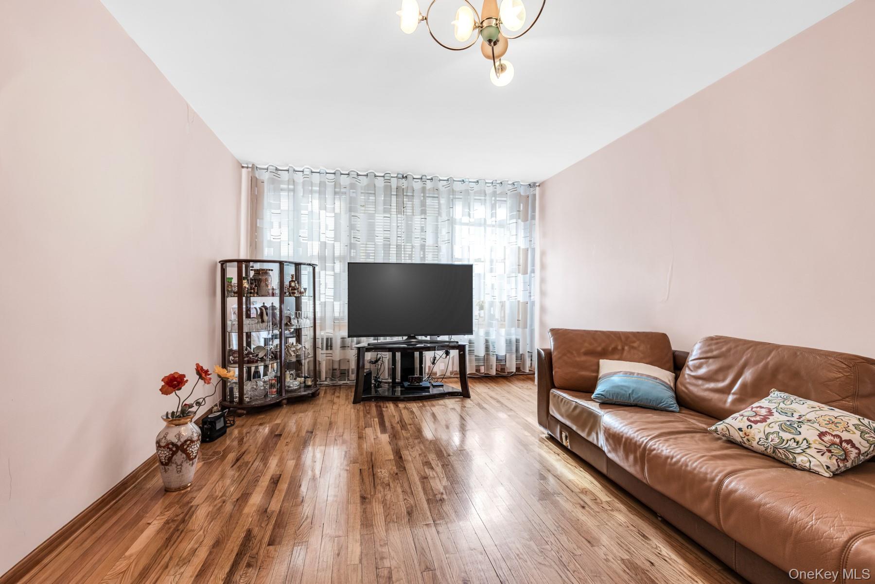 #3 photo, 2600 E 21st Street, Бруклин ‖ Brooklyn , NY 11235