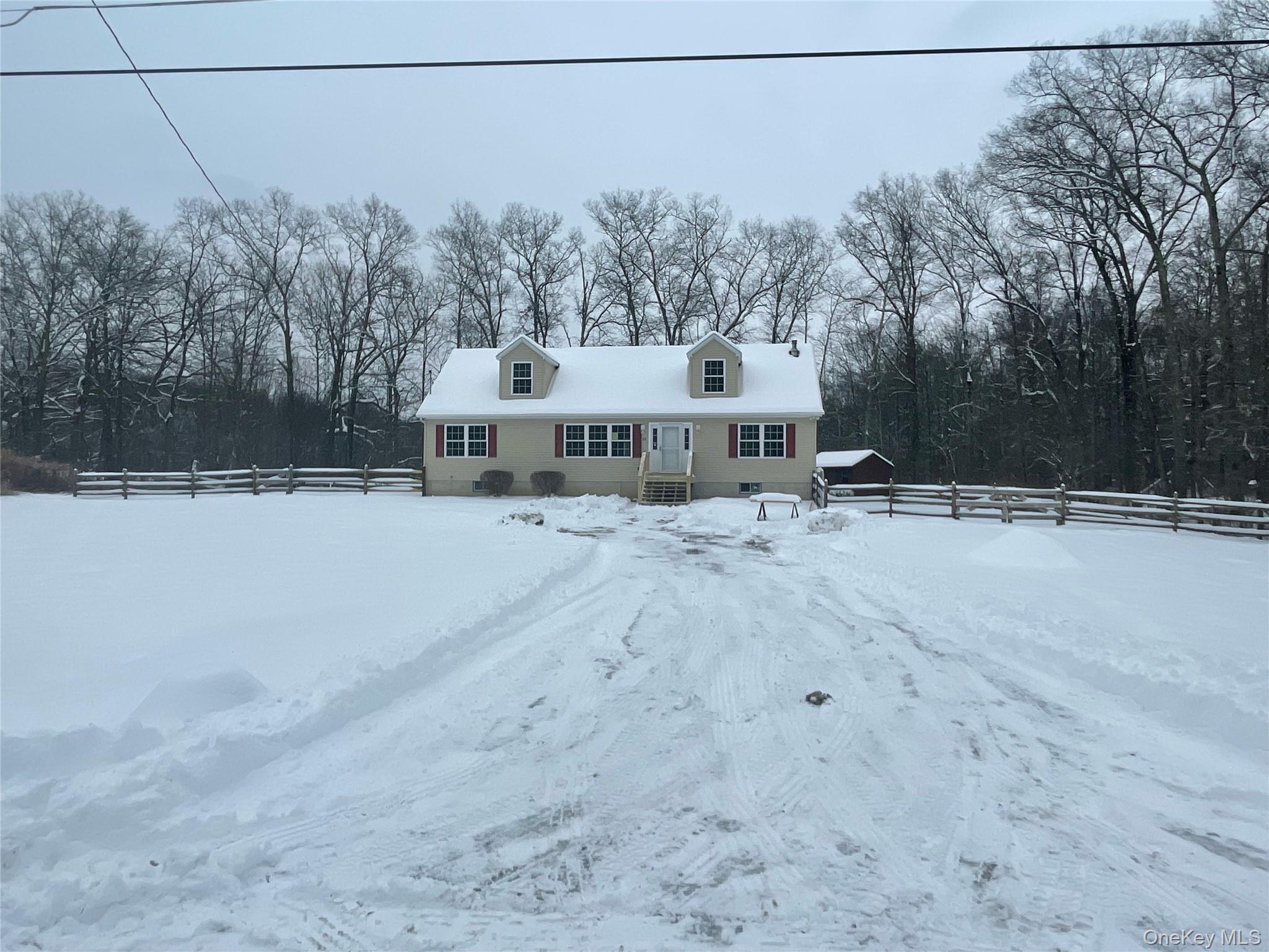 #1 photo, 35 Pioneer Road, Gardiner , NY 12525