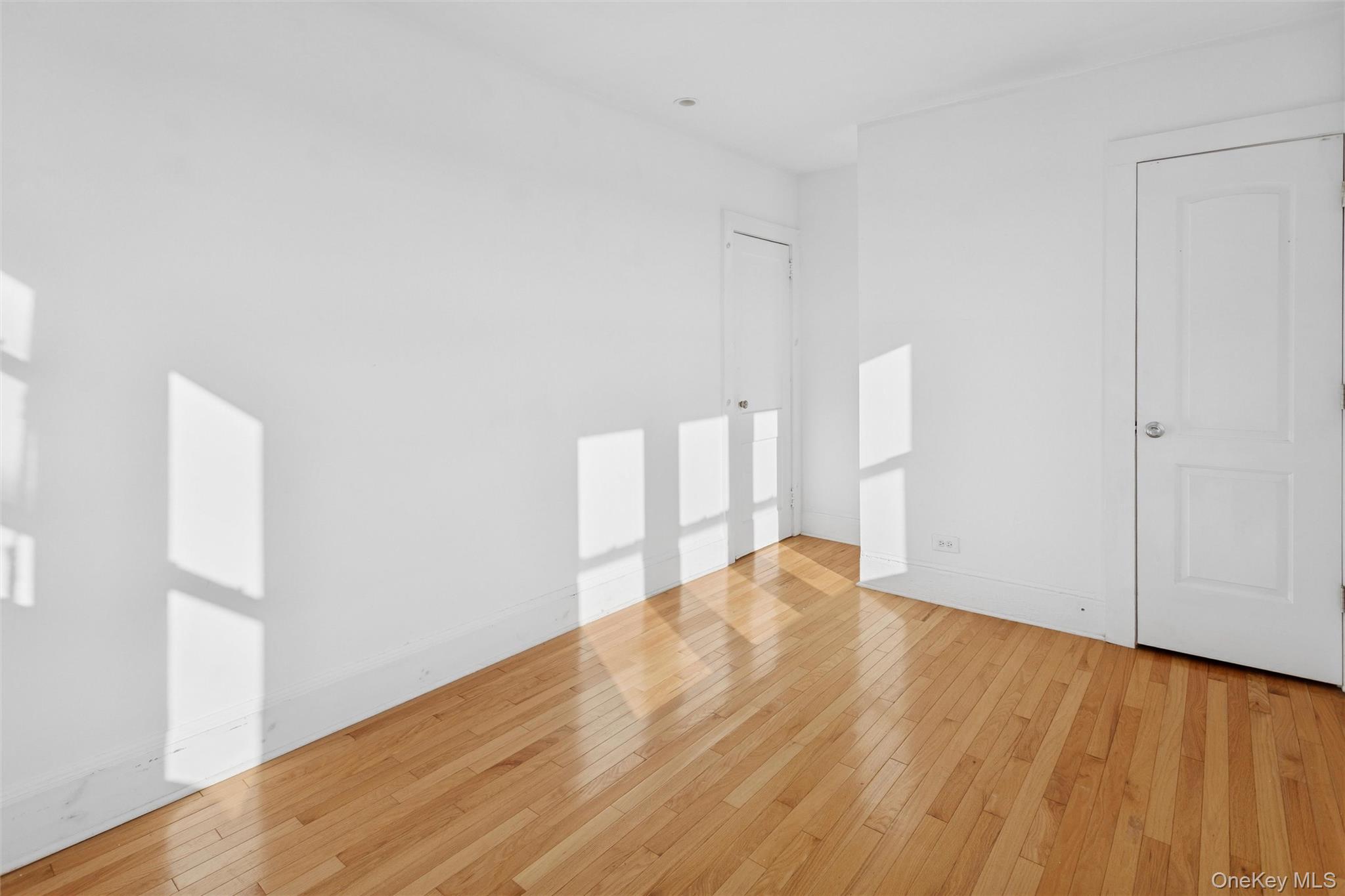 #16 photo, 23 Troy Avenue, नासाउ काउंटी East Atlantic Beach , NY 11561